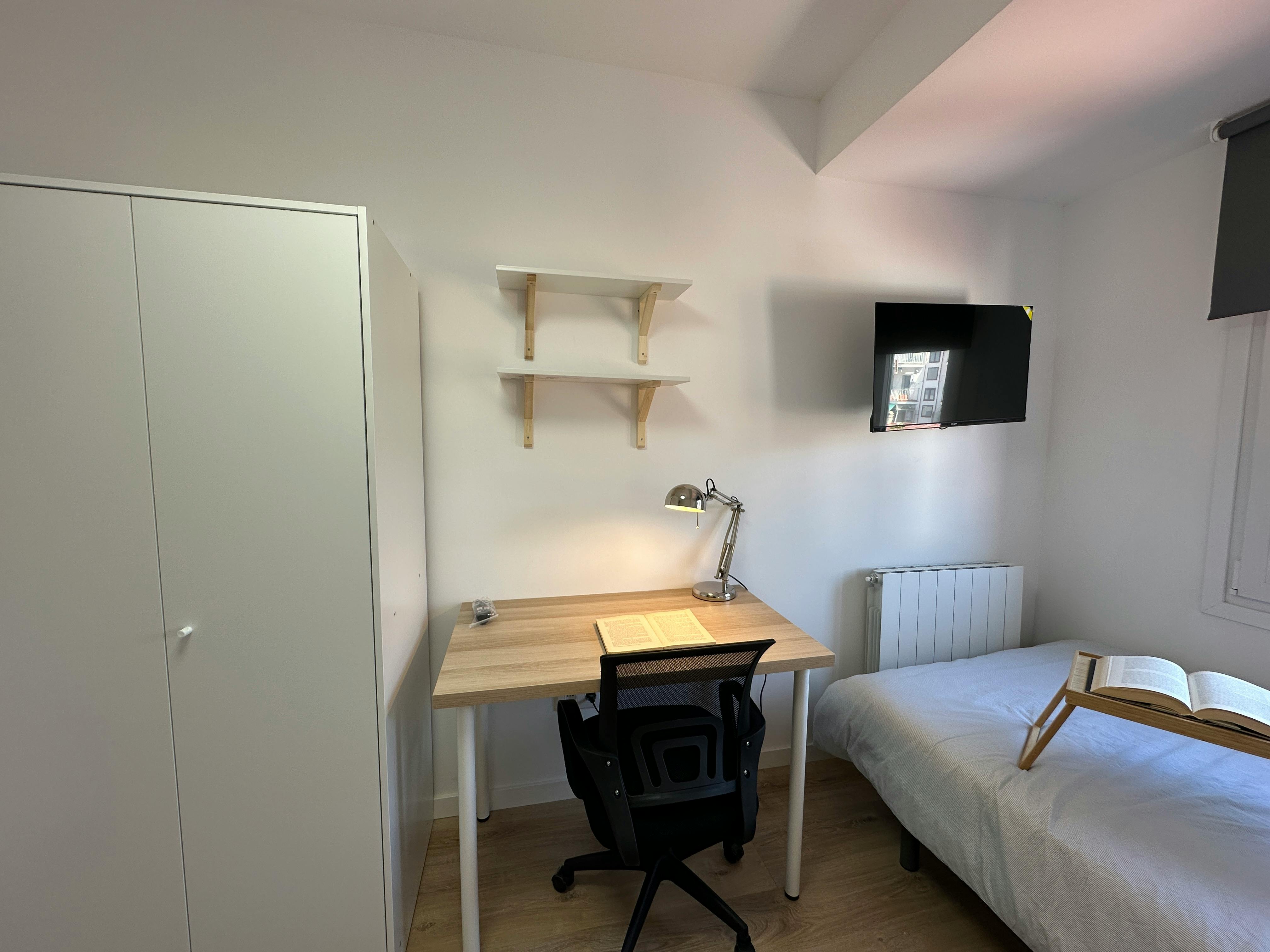 Single room Madrid, 1 bed — photo 3