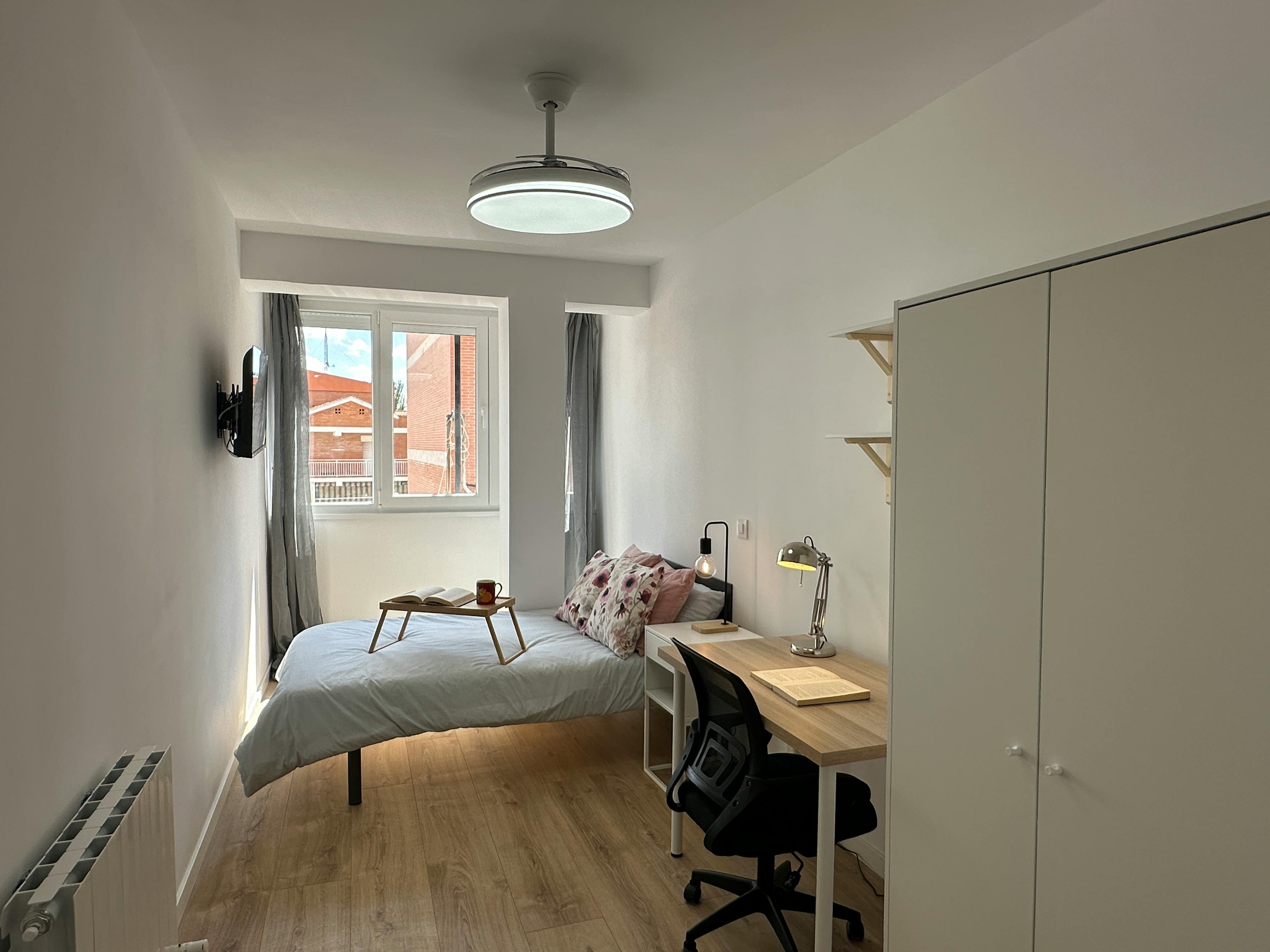Single room Madrid, 1 bed — photo 3
