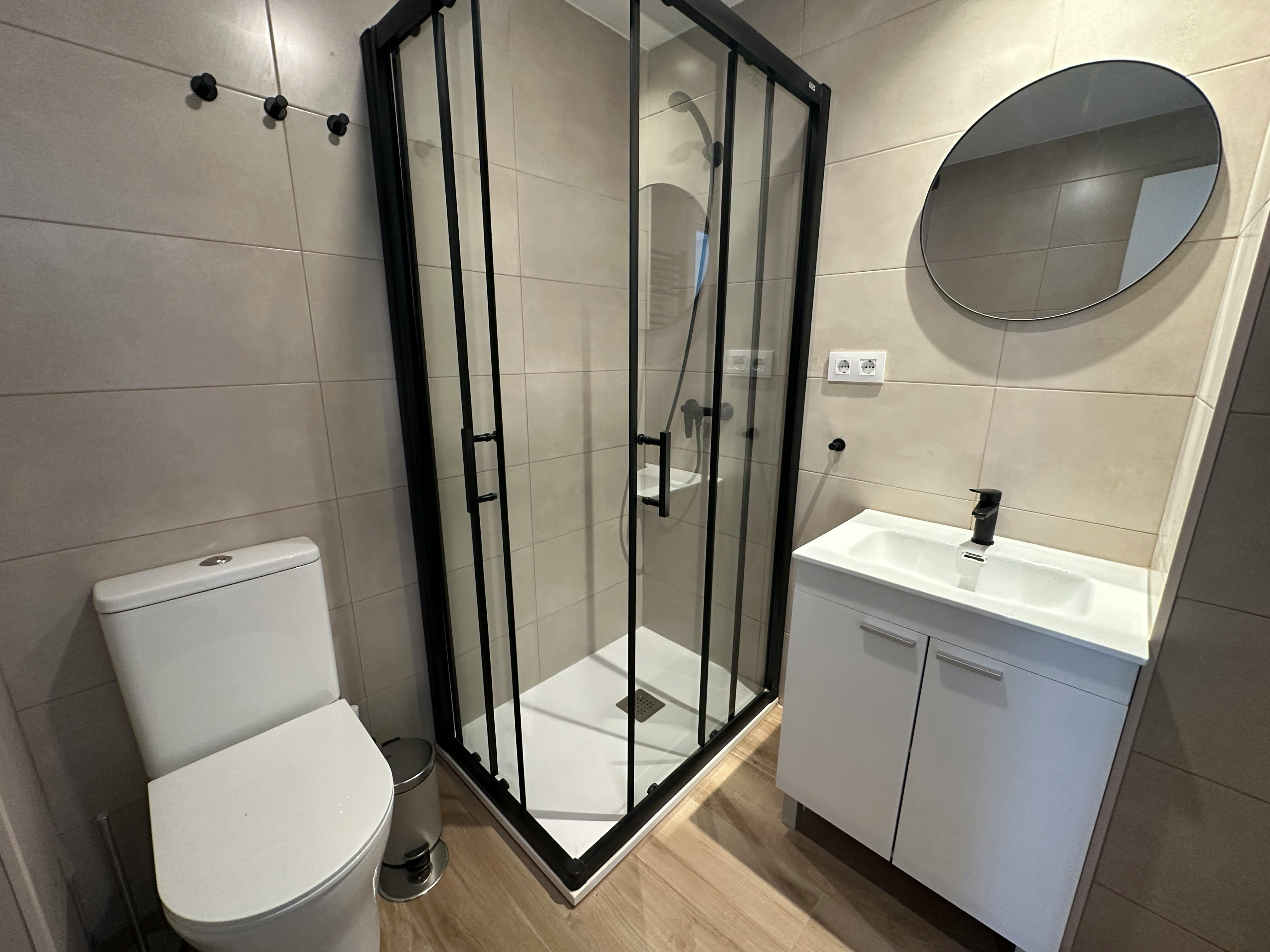 Single room Madrid, 1 bed — photo 8