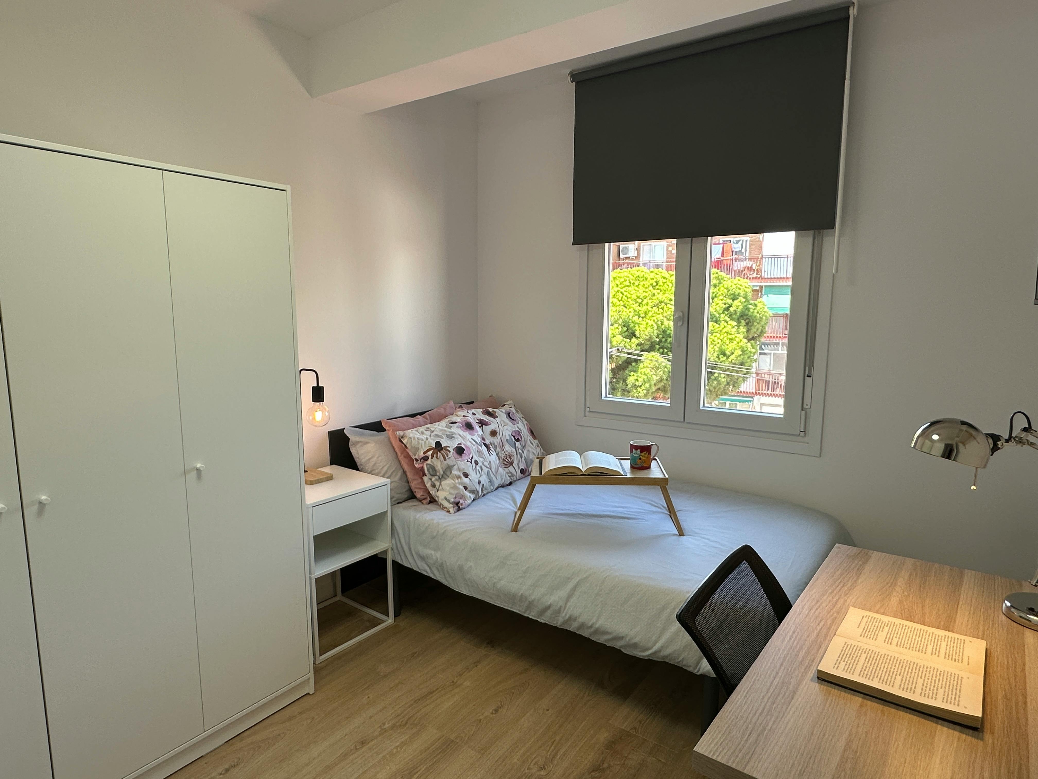 Single room Madrid, 1 bed — photo 18