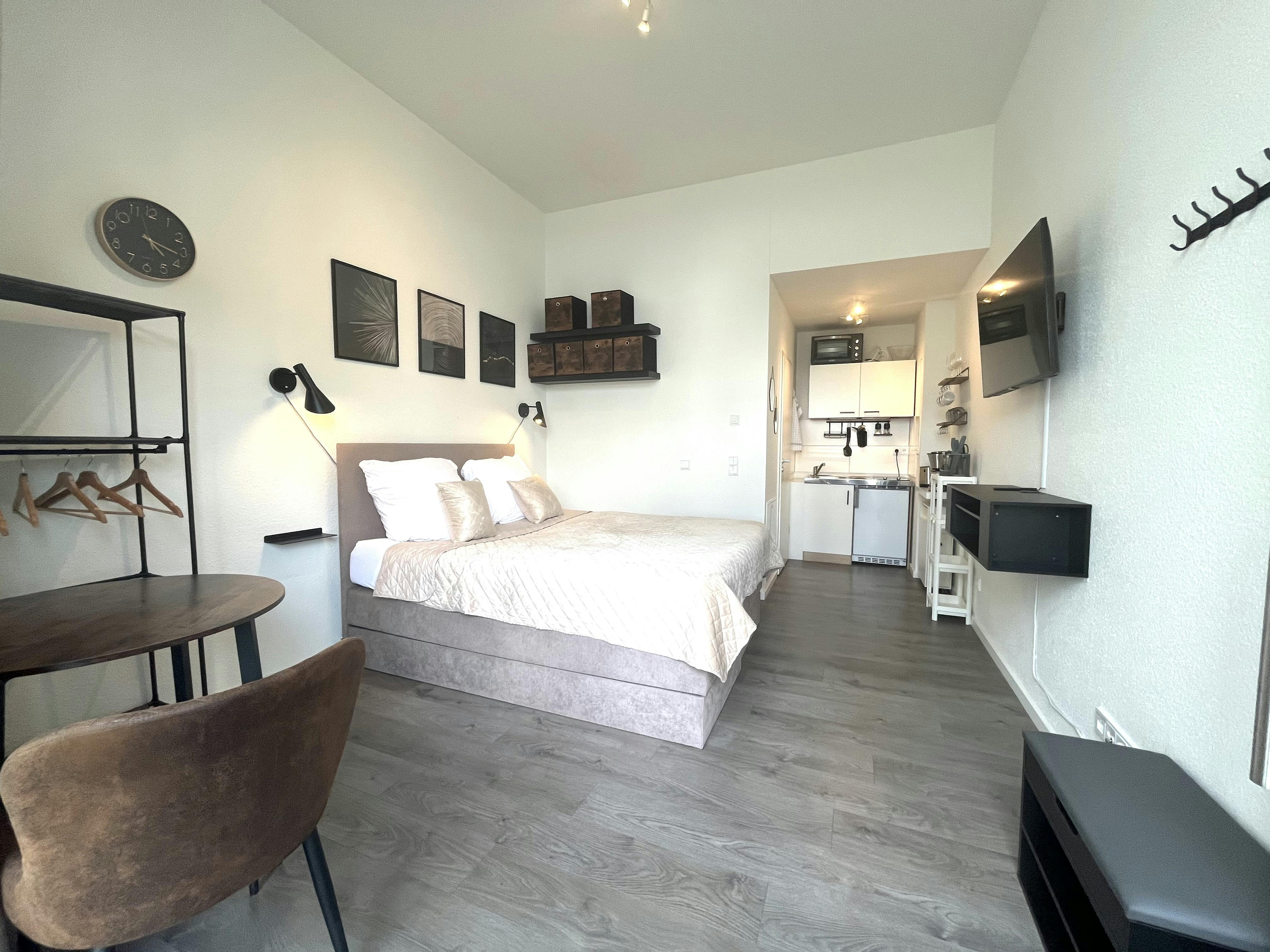 Studio te huur voor € 1.200 per maand in Frechen, Kölner Straße