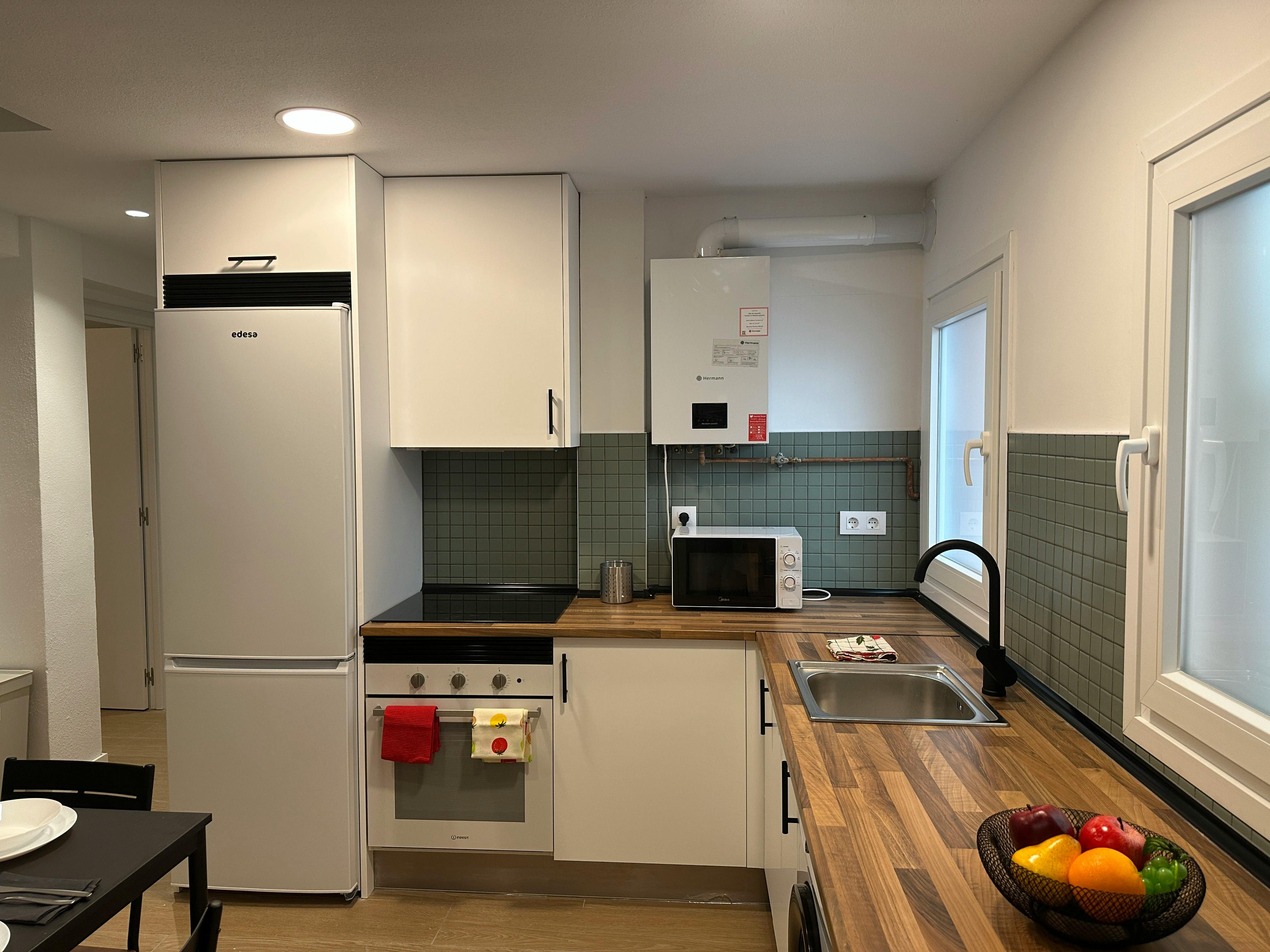 Single room Madrid, 1 bed — photo 3
