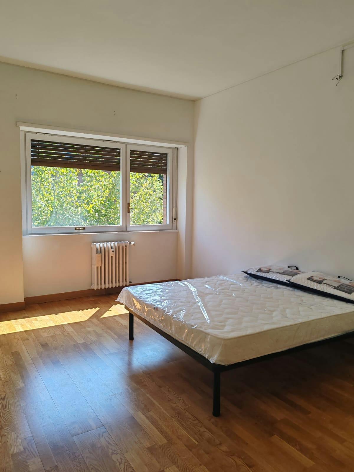 Квартира сдается в аренду за 1 050 € в месяц в Rome, Via Carlo Dossi