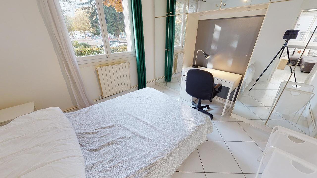 Rue Docteur Calmette, Grenoble preview