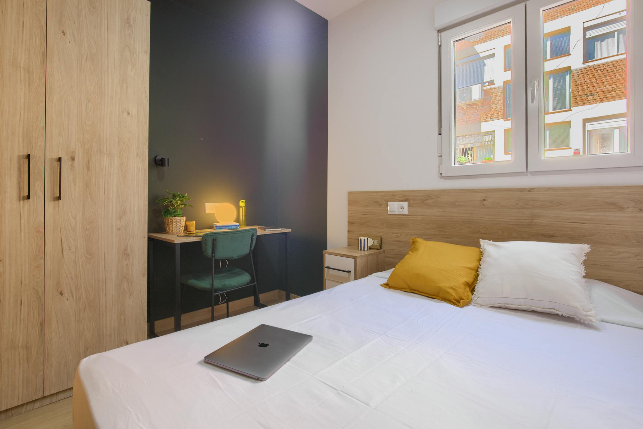 Calle Porthos, Madrid preview