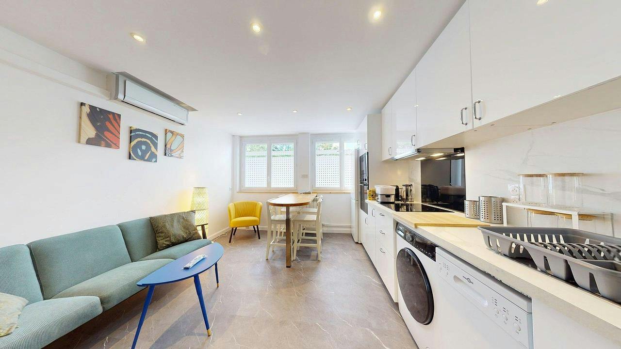 Private room for rent on Avenue Général Dwight Eisenhower, Lyon - Plus