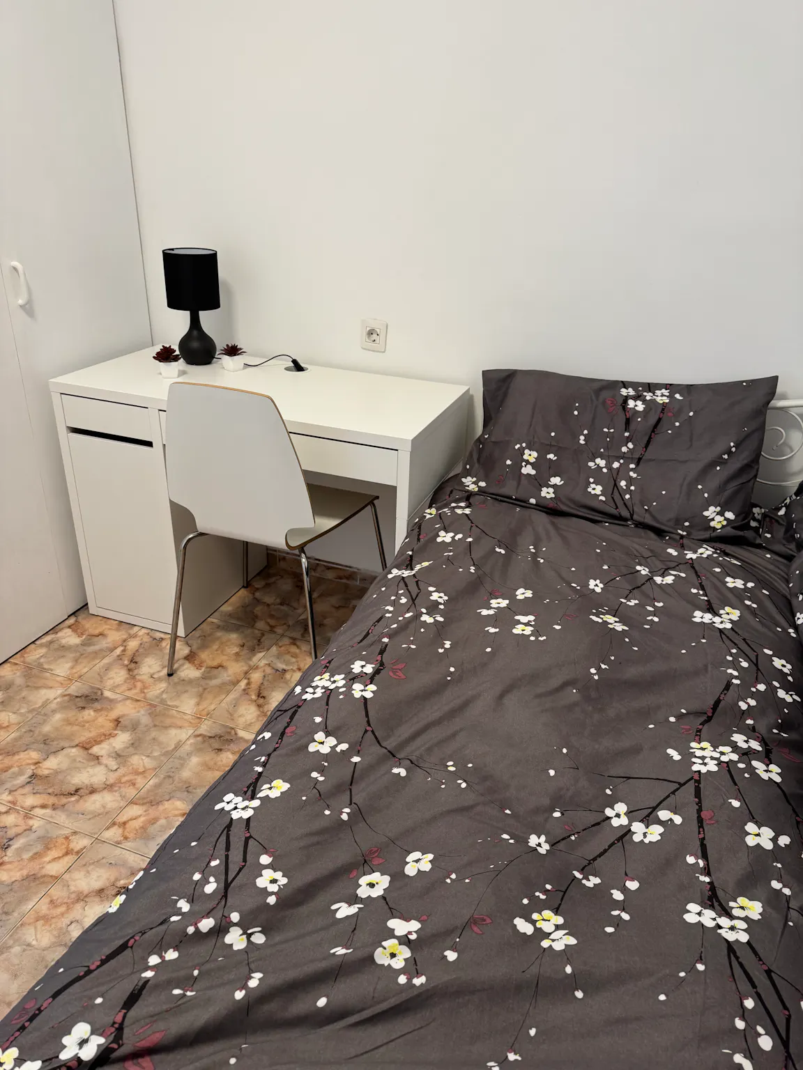 Private room in Carrer de Guillem d'Anglesola, Valencia (1656547) ROOM 1