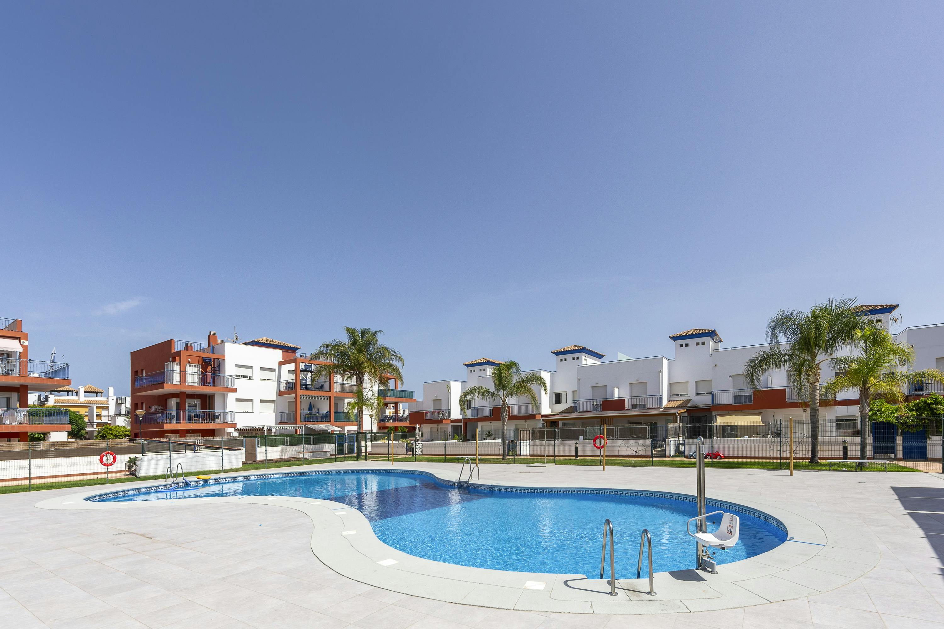 House for rent for €1,200 per month in Vera, Avenida Alhambra