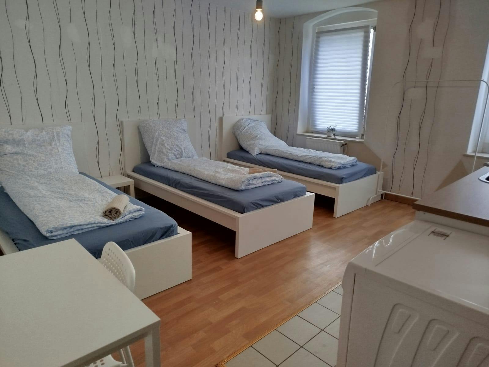 Studio for rent for €1,200 per month in Chemnitz, Frankenberger Straße