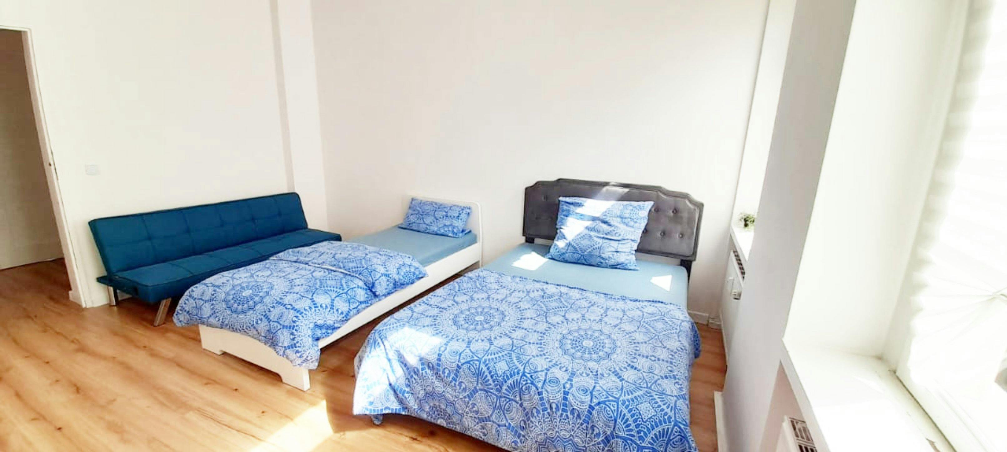 Apartment for rent for €1,800 per month in Zeitz, Parkstraße