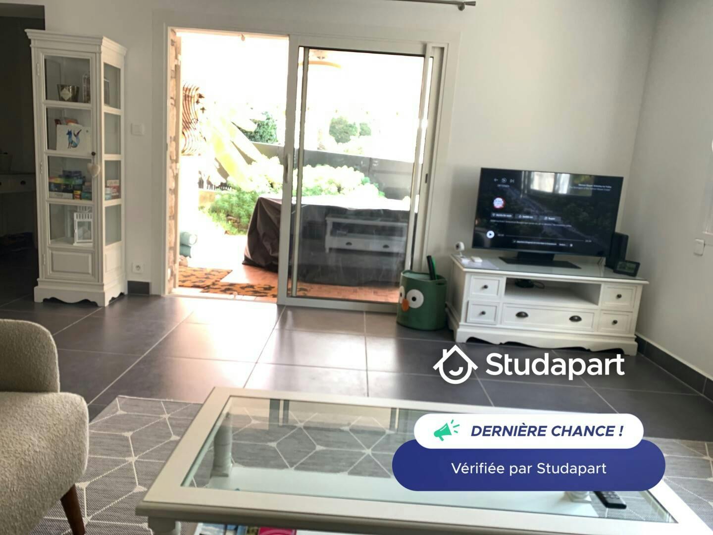 Apartment for rent on Vieux Chemin de la Colle, Antibes - Vaade 4