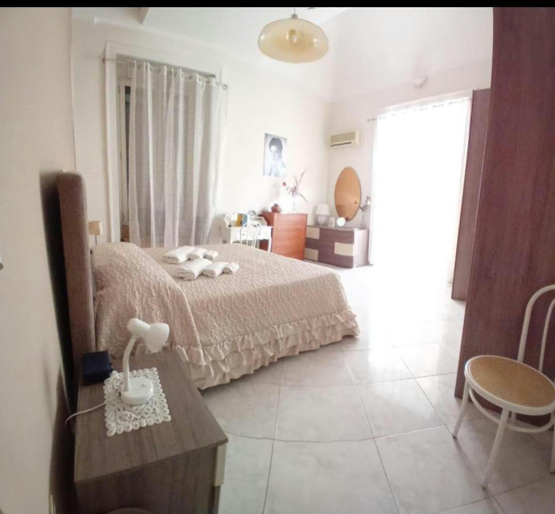 Private room for rent for €560 per month in Naples, Via San Severo a Capodimonte