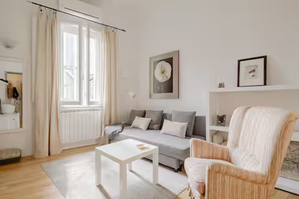 Apartment for rent for €1,500 per month in Florence, Borgo Pinti