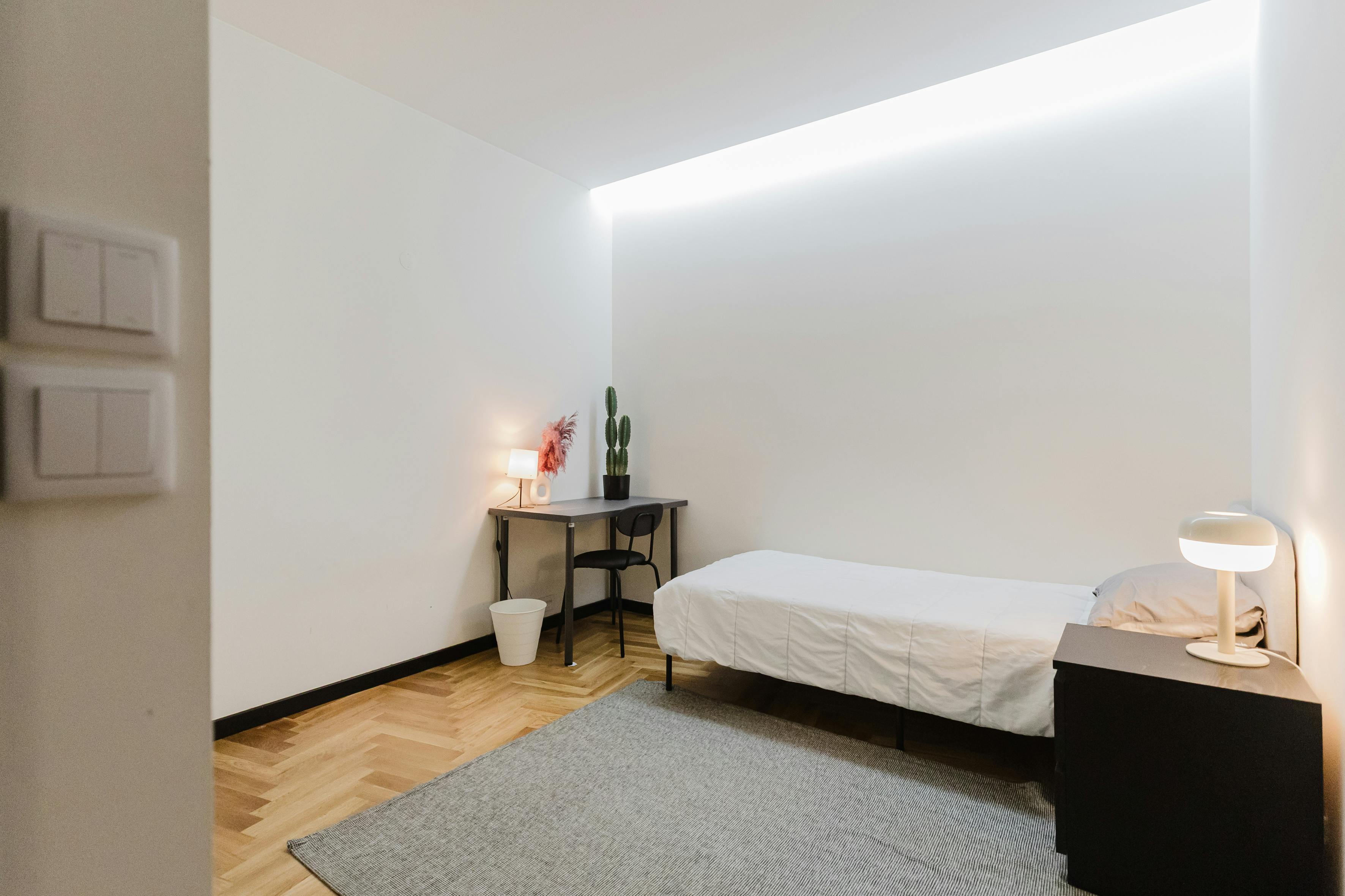 Private room in Rua do Pico, Porto (1657112) room image 1