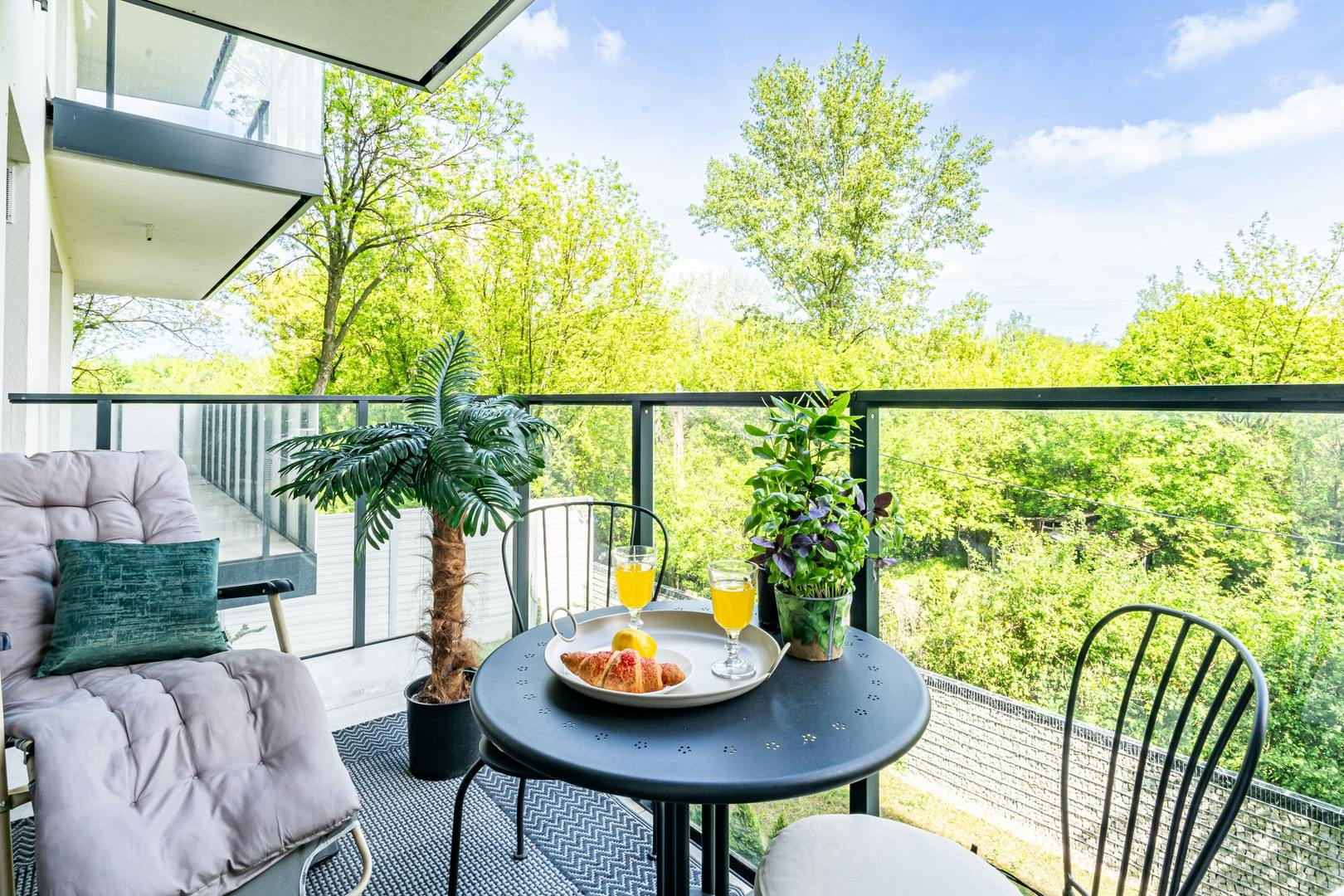 Studio te huur voor € 1.207 per maand in Warsaw, Zwierzyniecka