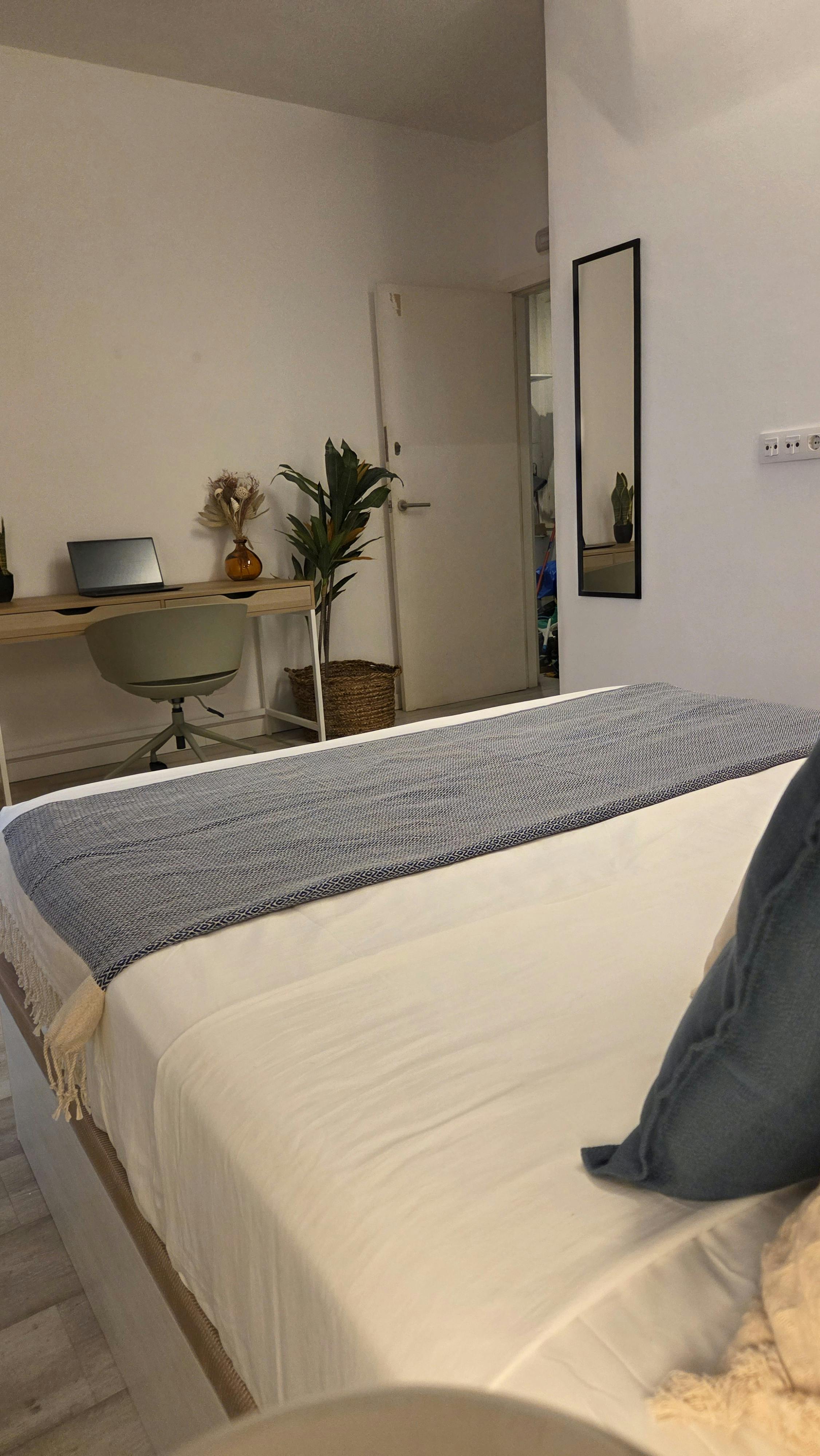 Single room Barcelona, 1 bed, 14m² — photo 1