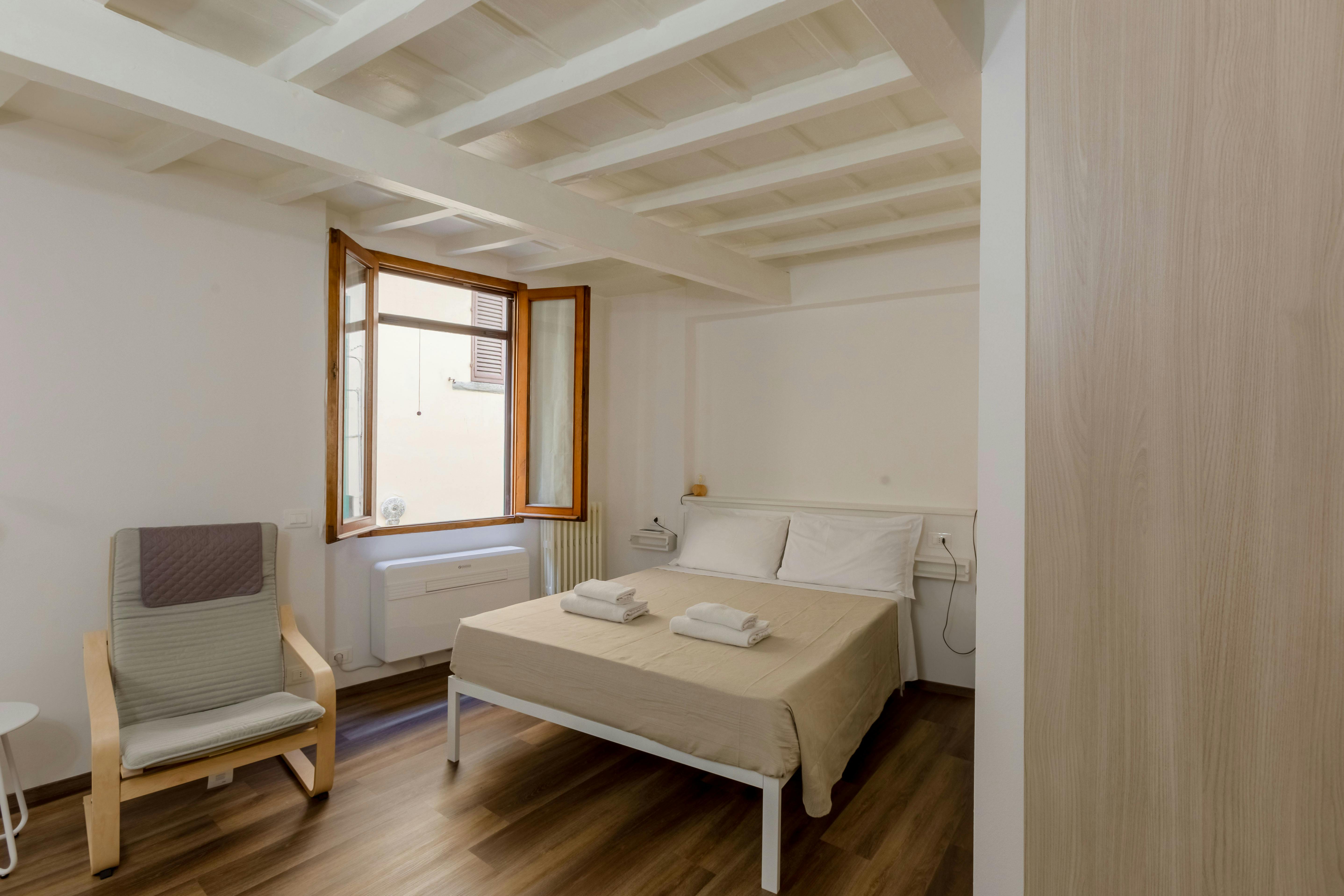 Studio for rent for €1,300 per month in Florence, Via Ghibellina