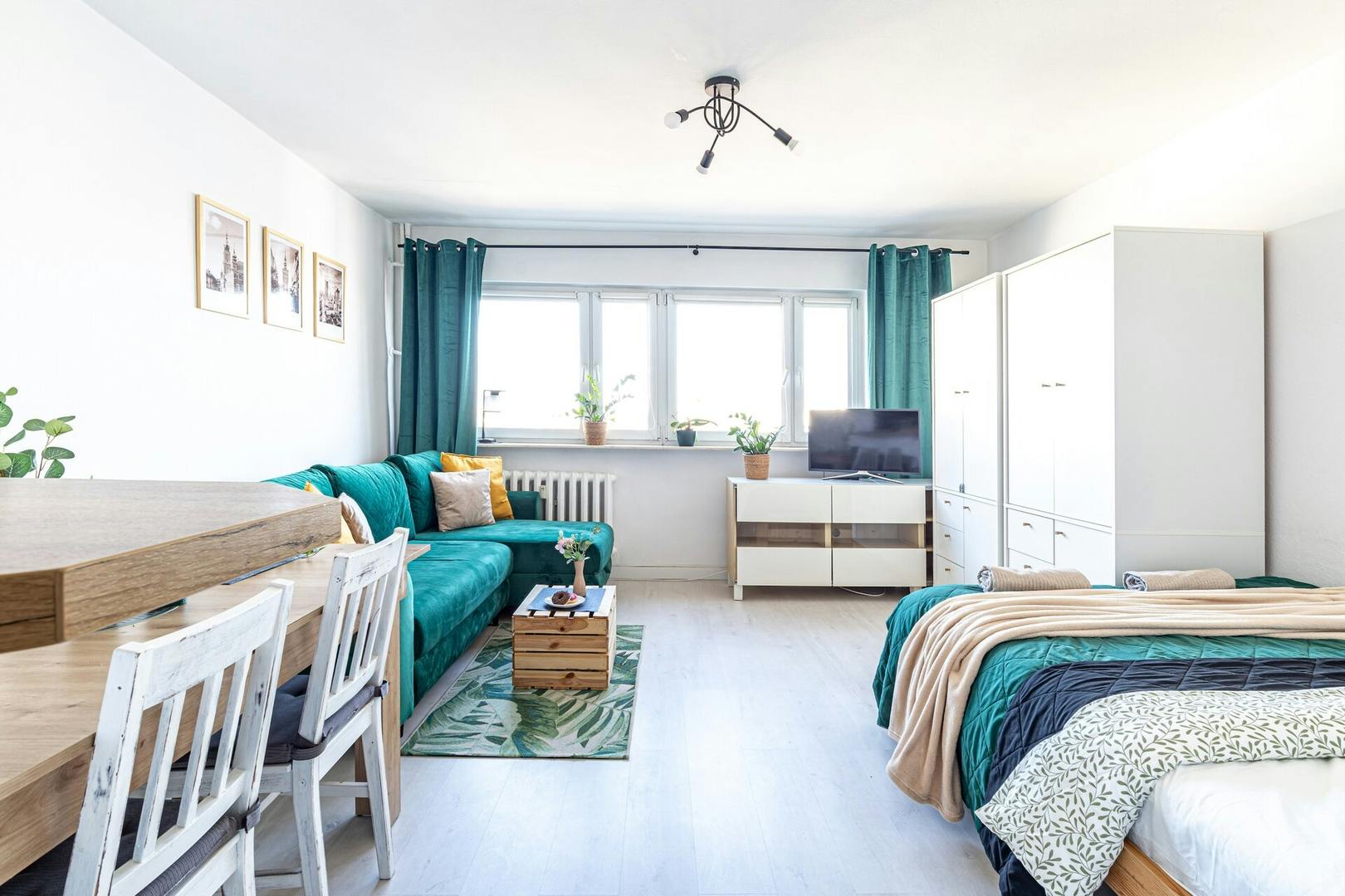 Studio te huur voor € 1.302 per maand in Warsaw, Czerniakowska