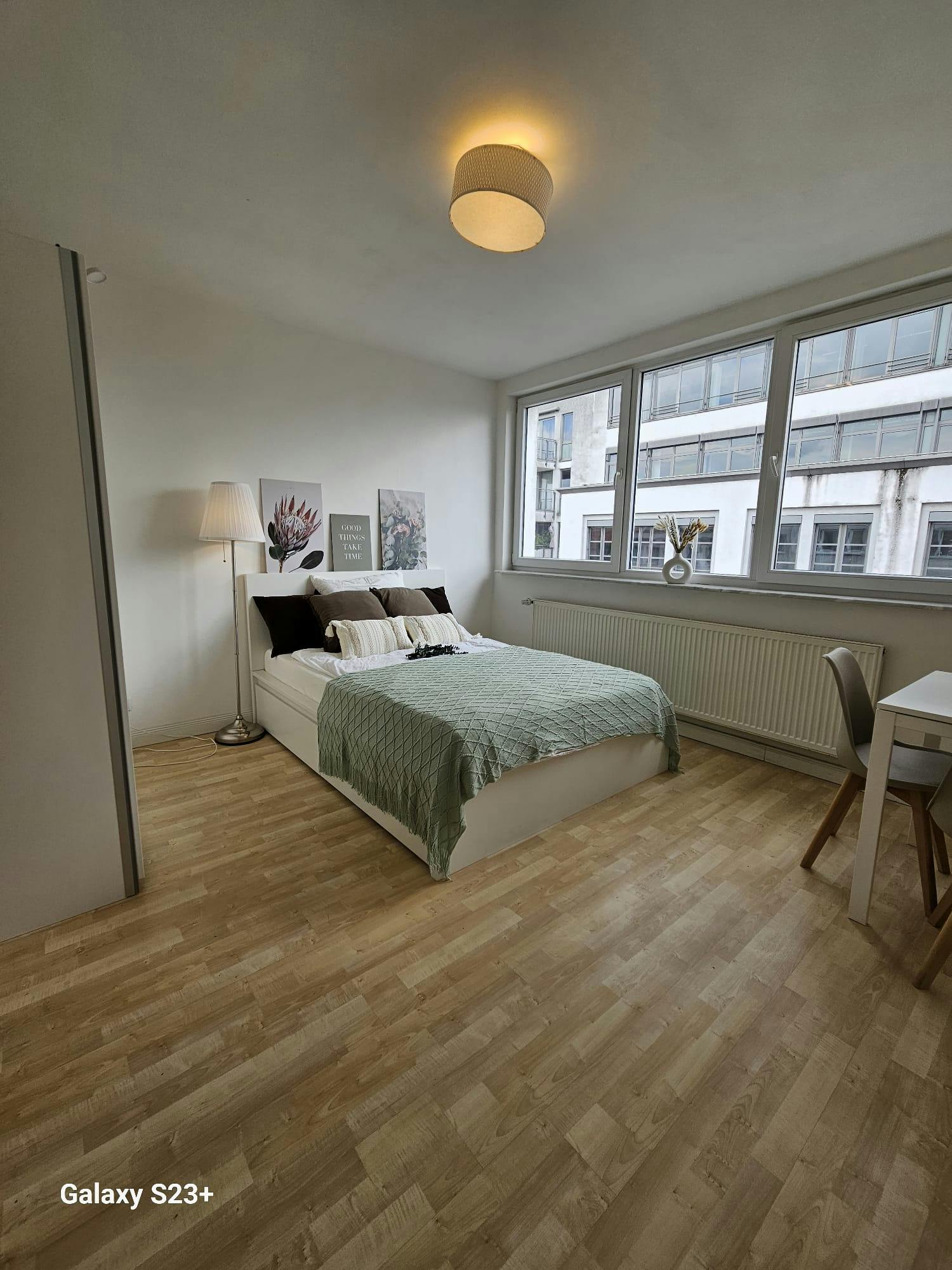 Студия сдается в аренду за 1 040 € в месяц в Frankfurt am Main, Lahnstraße