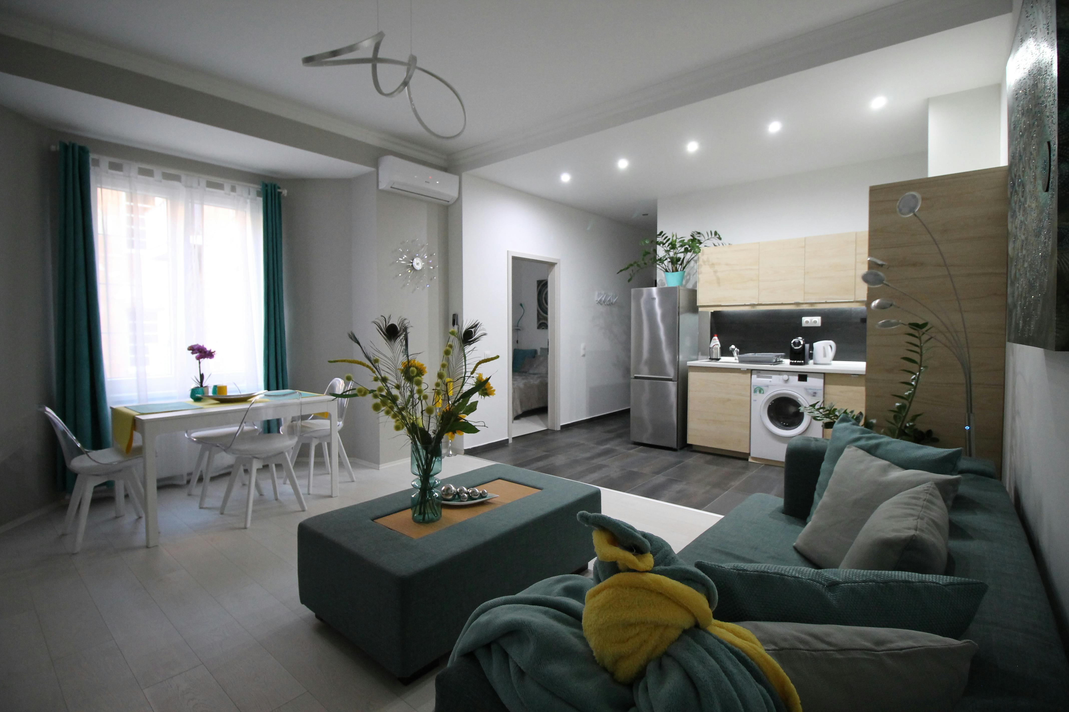 Apartment for rent for HUF 348,998 per month in Budapest, Vám utca