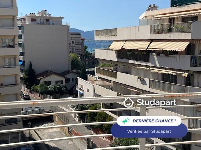 Wohnung zu mieten für 1.180 € pro Monat in Cannes, Rue Georges Clemenceau