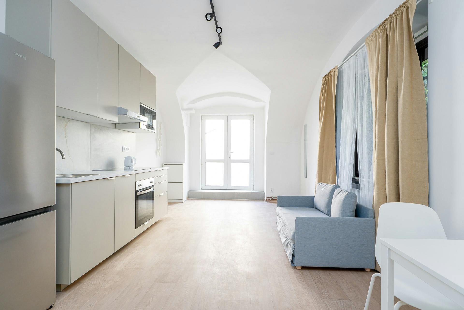 Apartamento en alquiler por 23.900 CZK al mes en Hlavní město Praha, Kolčavka