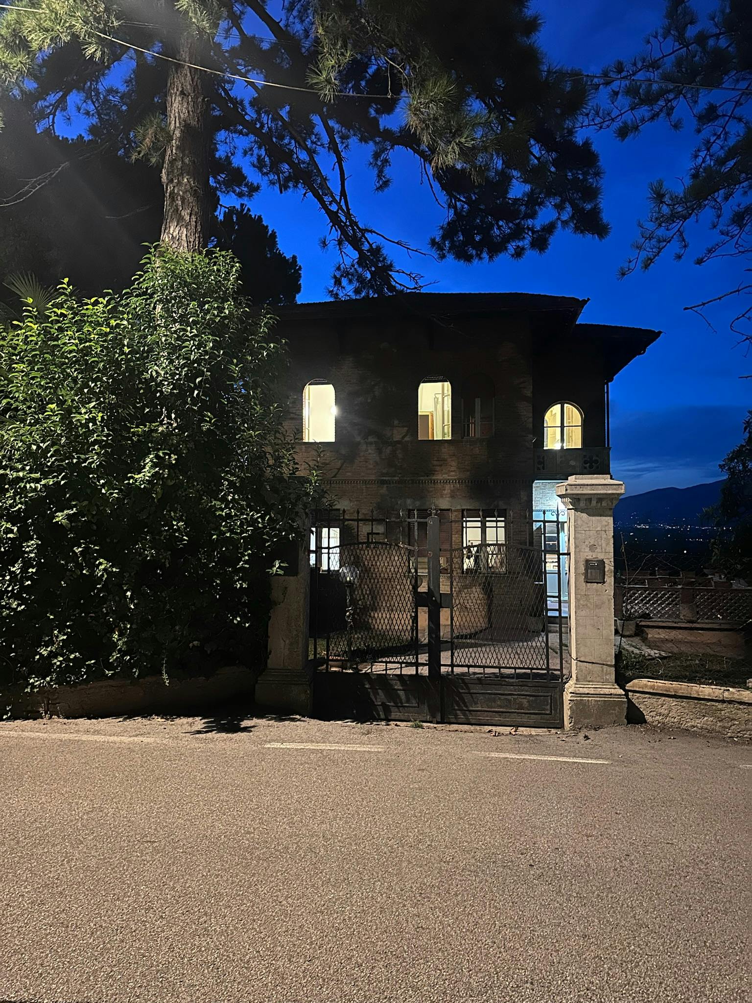 Hus att hyra för 3 000 € i månaden i Montefalco, Via Antonio Gramsci