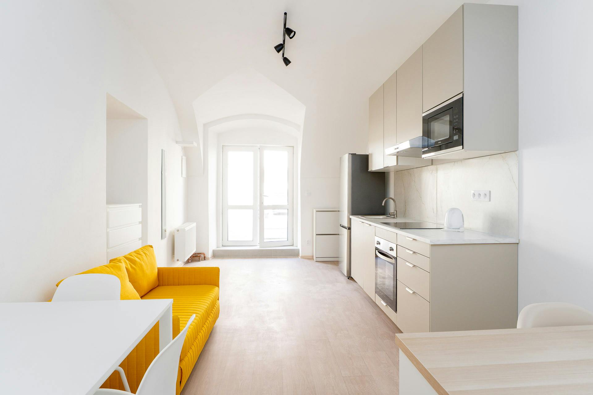 Apartamento en alquiler por 23.900 CZK al mes en Hlavní město Praha, Kolčavka