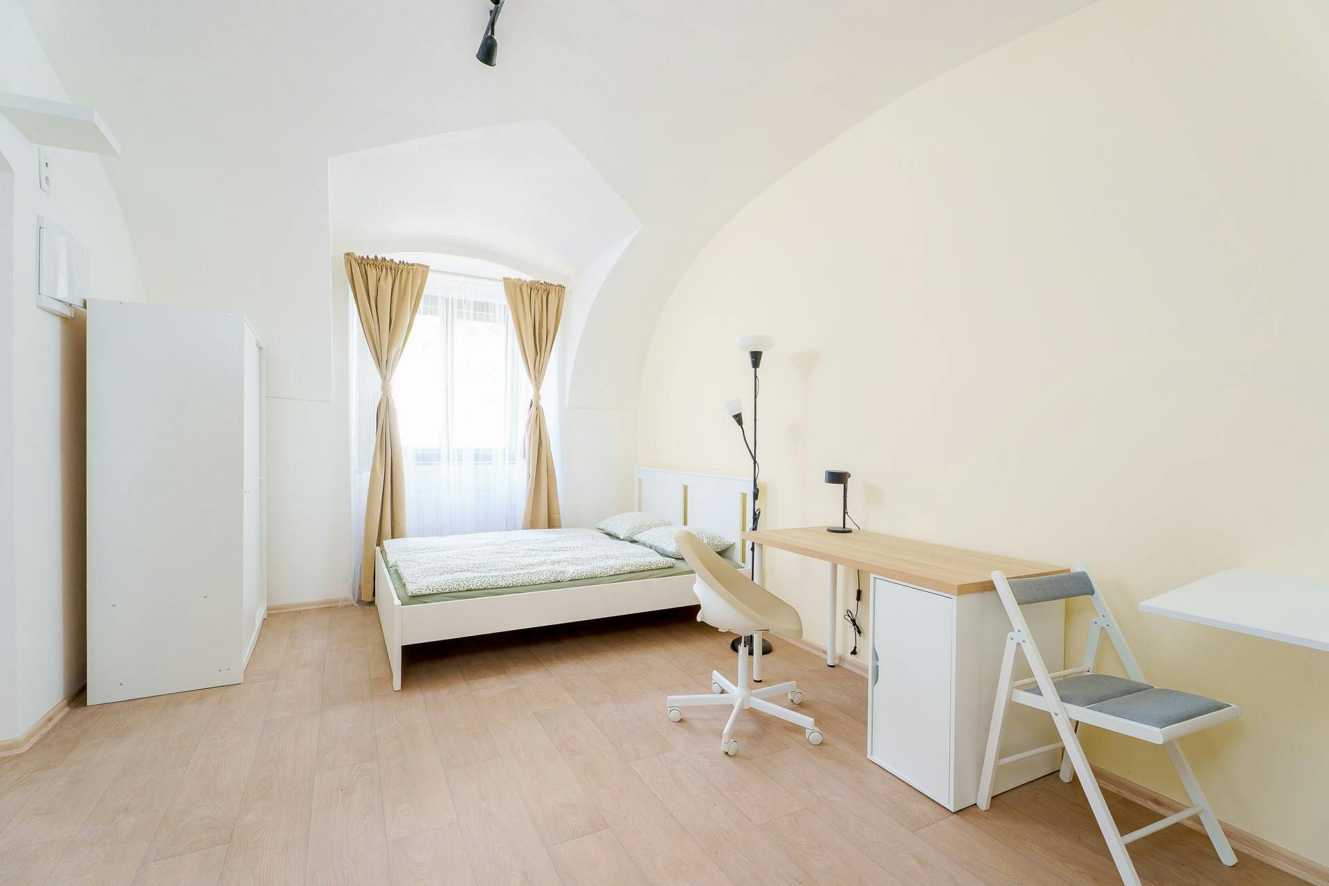 Студия сдается в аренду за 22 900 CZK в месяц в Hlavní město Praha, Kolčavka