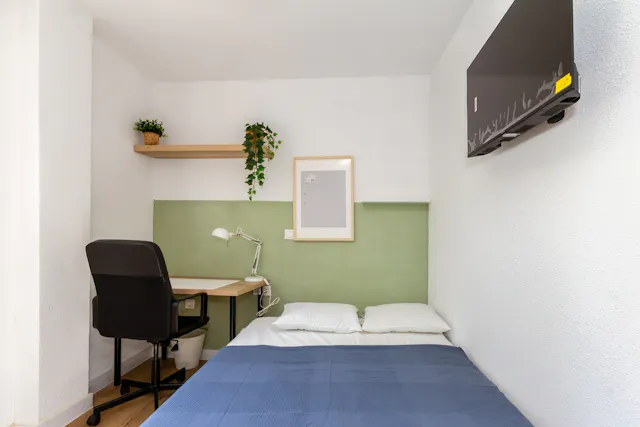 Private room in Calle Nardo, Alcalá de Henares (1657487) room image 2