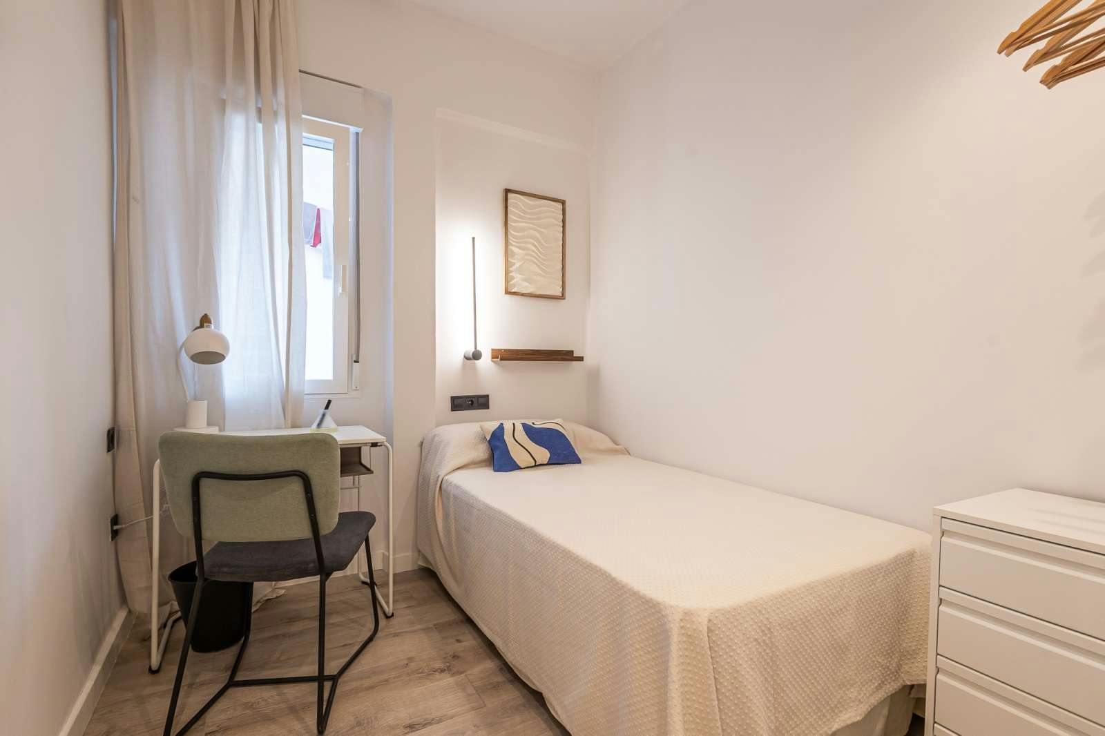 Carrer de la Pobla del Duc, Valencia Valencia