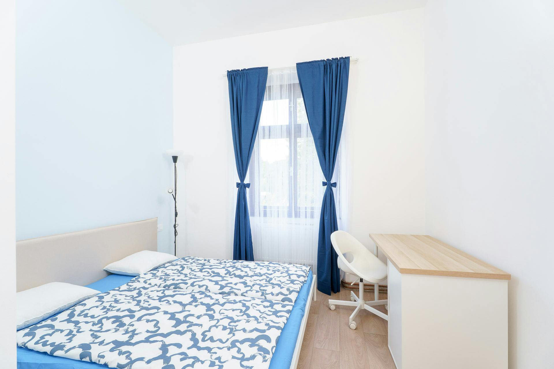 公寓 正在以 CZK 25,900 的月租出租，其位于 Hlavní město Praha, Kolčavka