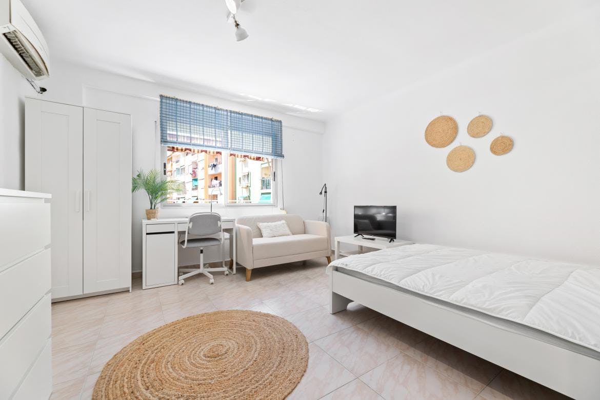 Single room Valencia, 1 bed, 22m² — photo 5