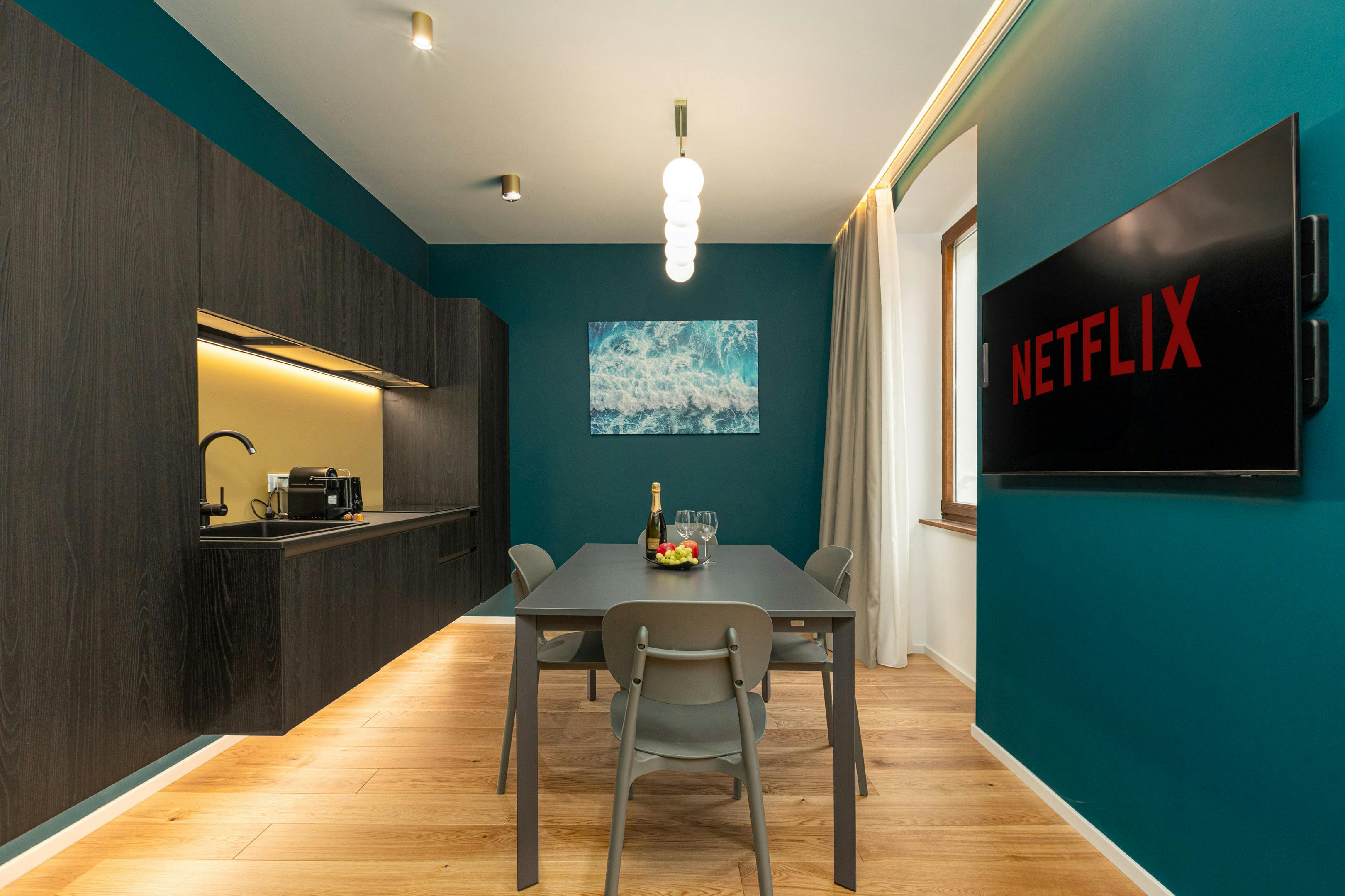 Apartment for rent for €2,000 per month in Trieste, Via Valdirivo