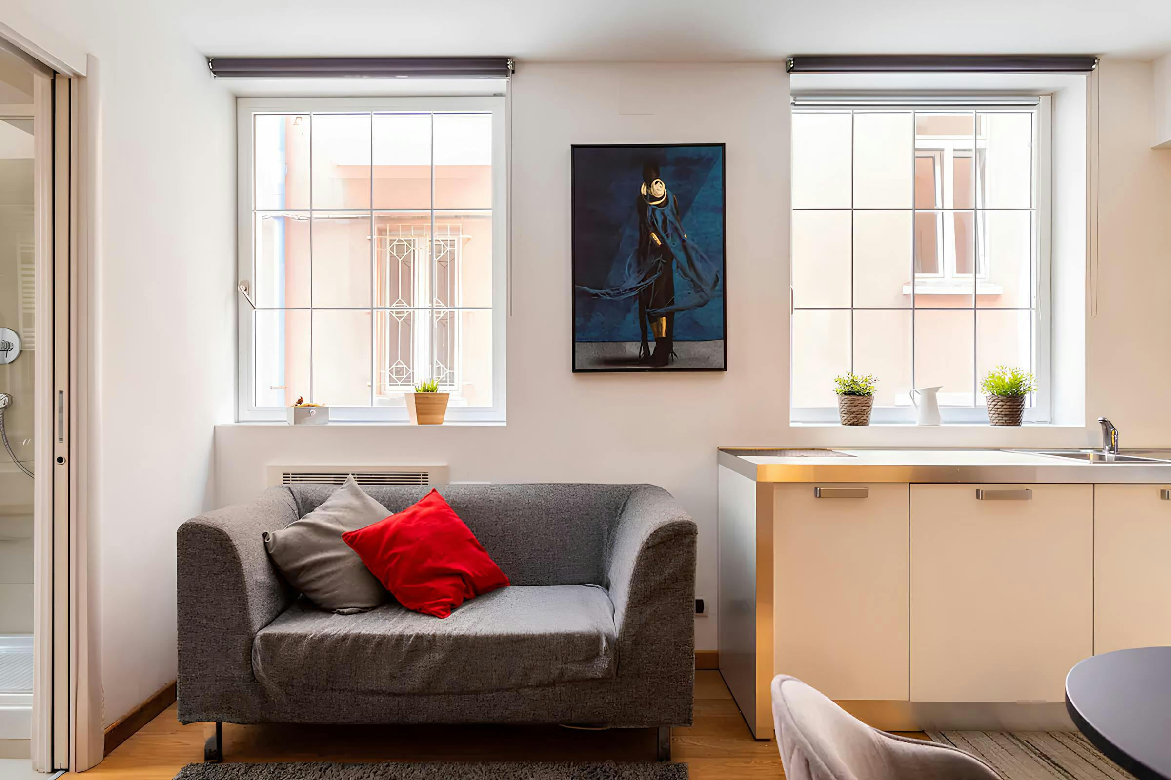 Studio à louer pour 2 000 €/mois à Trieste, Via San Lazzaro