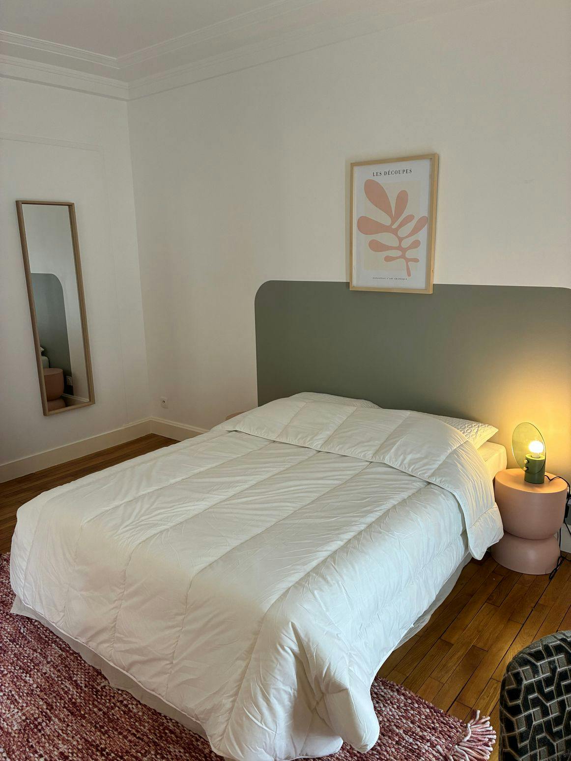 Private room for rent on Avenue Montaigne, Paris - Plus