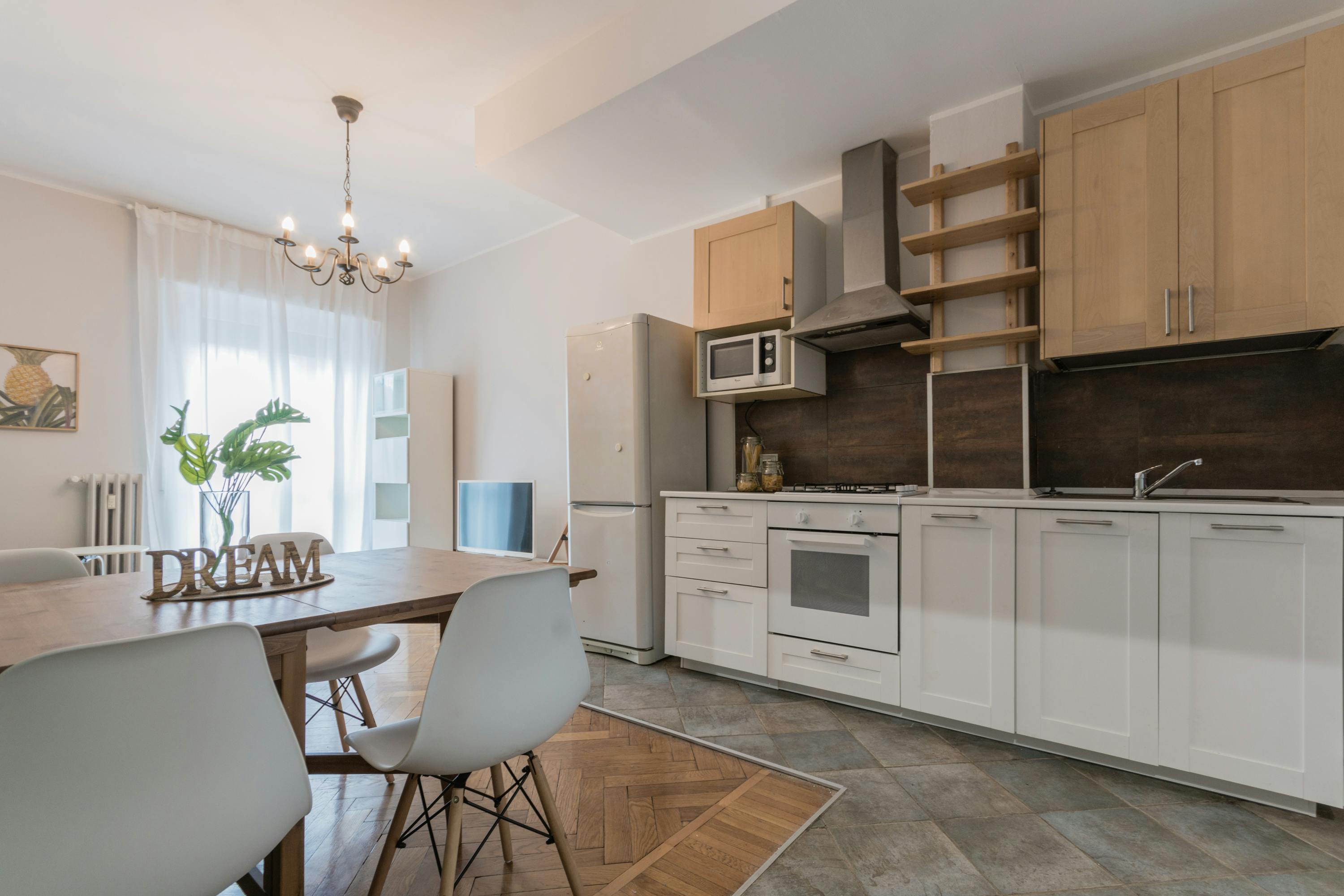 Apartment for rent for €1,700 per month in Milan, Via Marcantonio Colonna