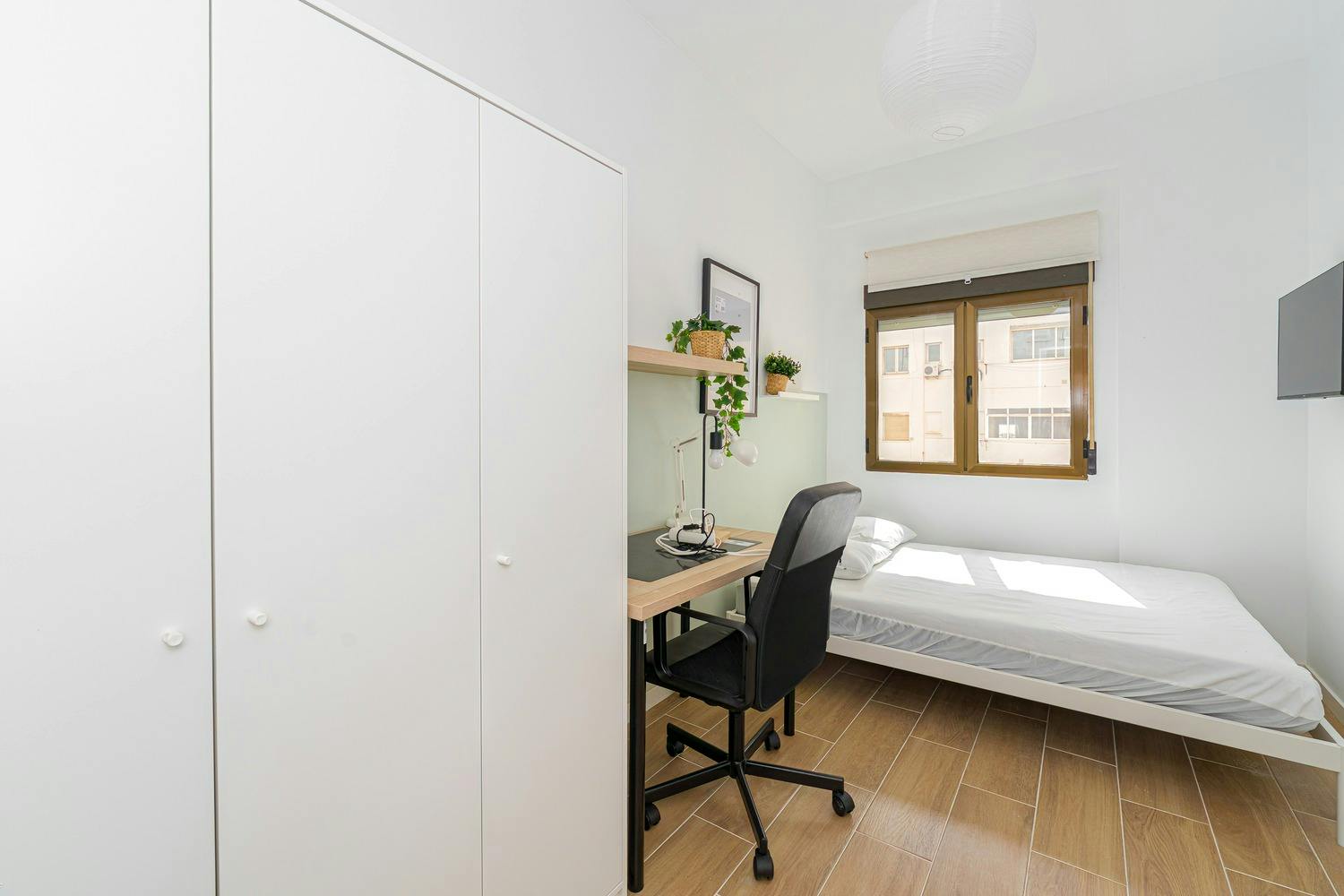 Private room for rent for €345 per month in Alicante, Carrer Italia