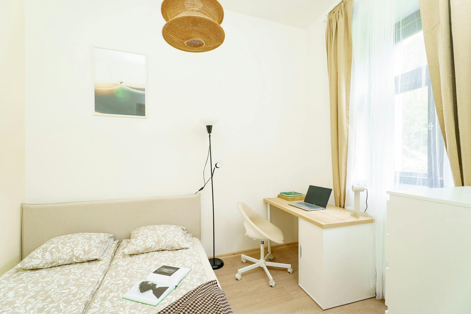 公寓 正在以 CZK 24,900 的月租出租，其位于 Hlavní město Praha, Kolčavka