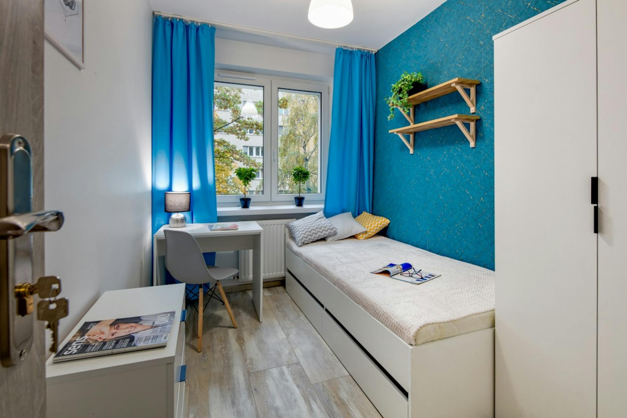 Egejska, Warsaw preview