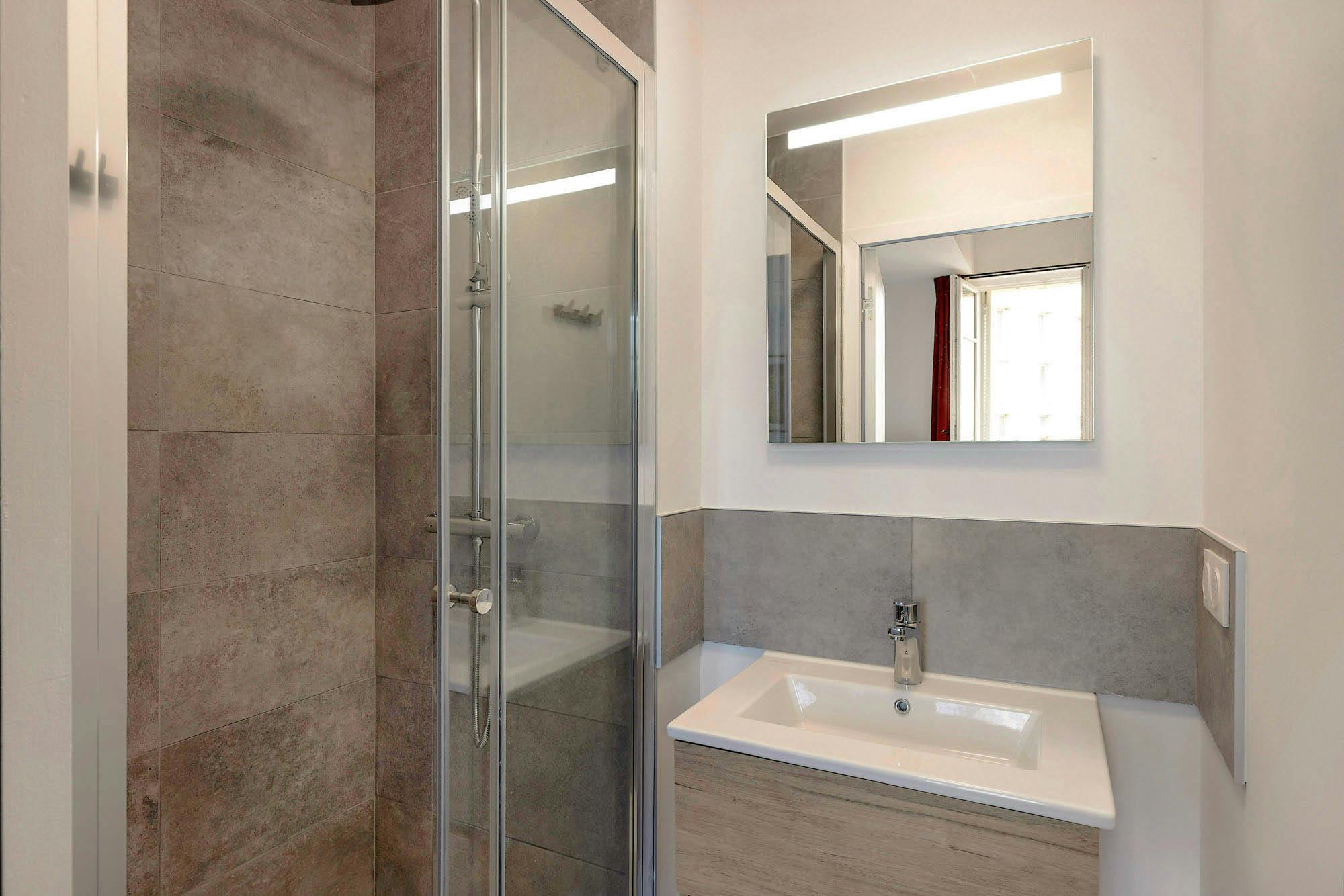 Apartment Marseille, 1 bed, 12m² — photo 15