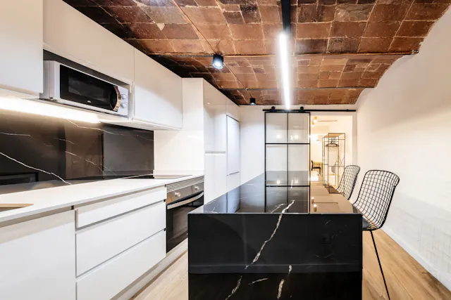 1-Bedroom Apartment in Carrer de Pavia, Barcelona (1658037) room image 2
