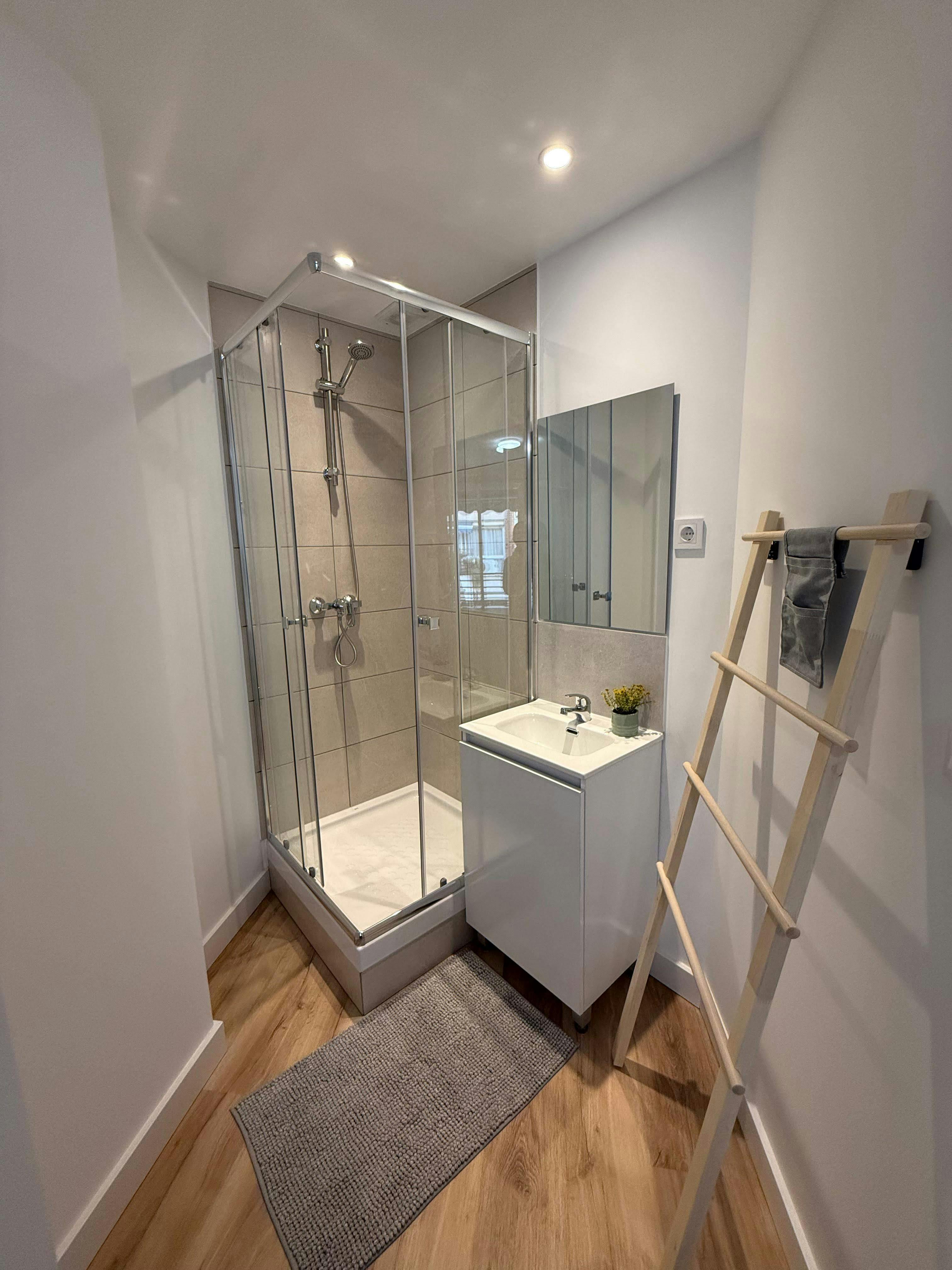 Chambre privée à louer pour 470 €/mois à Alicante, Carrer de Benefactora Remedios Uriarte