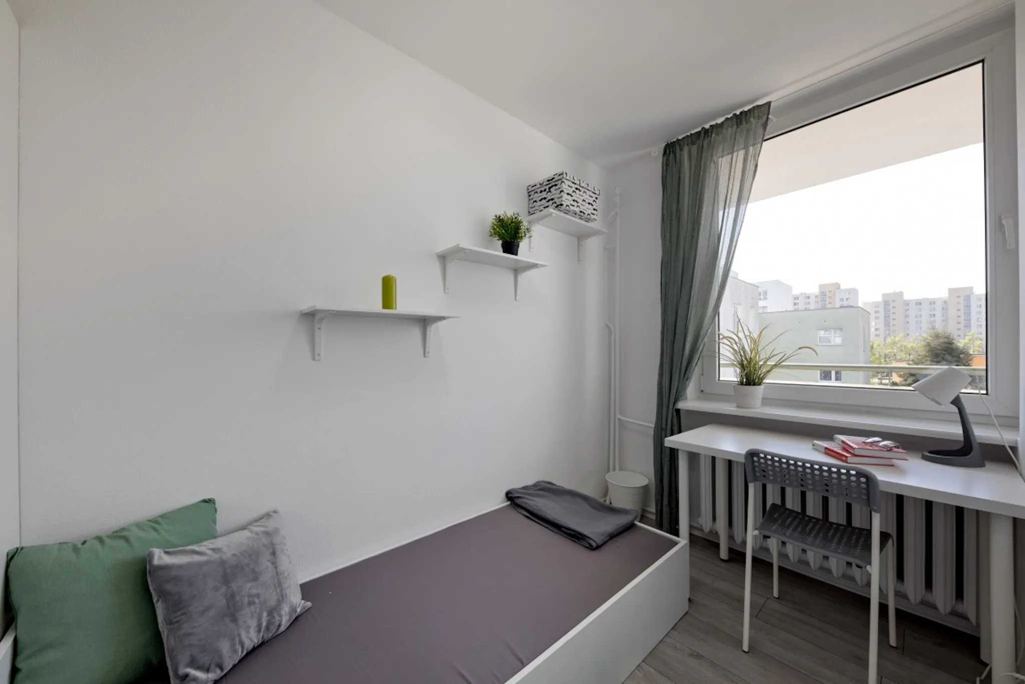 Hawajska, Warsaw preview