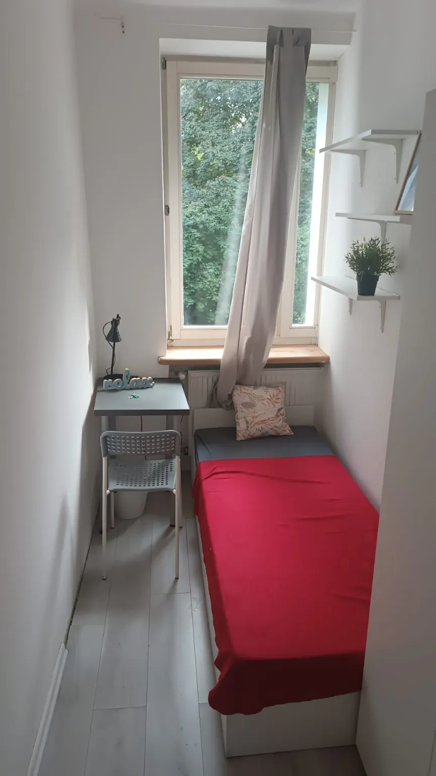 Iwicka, Warsaw preview