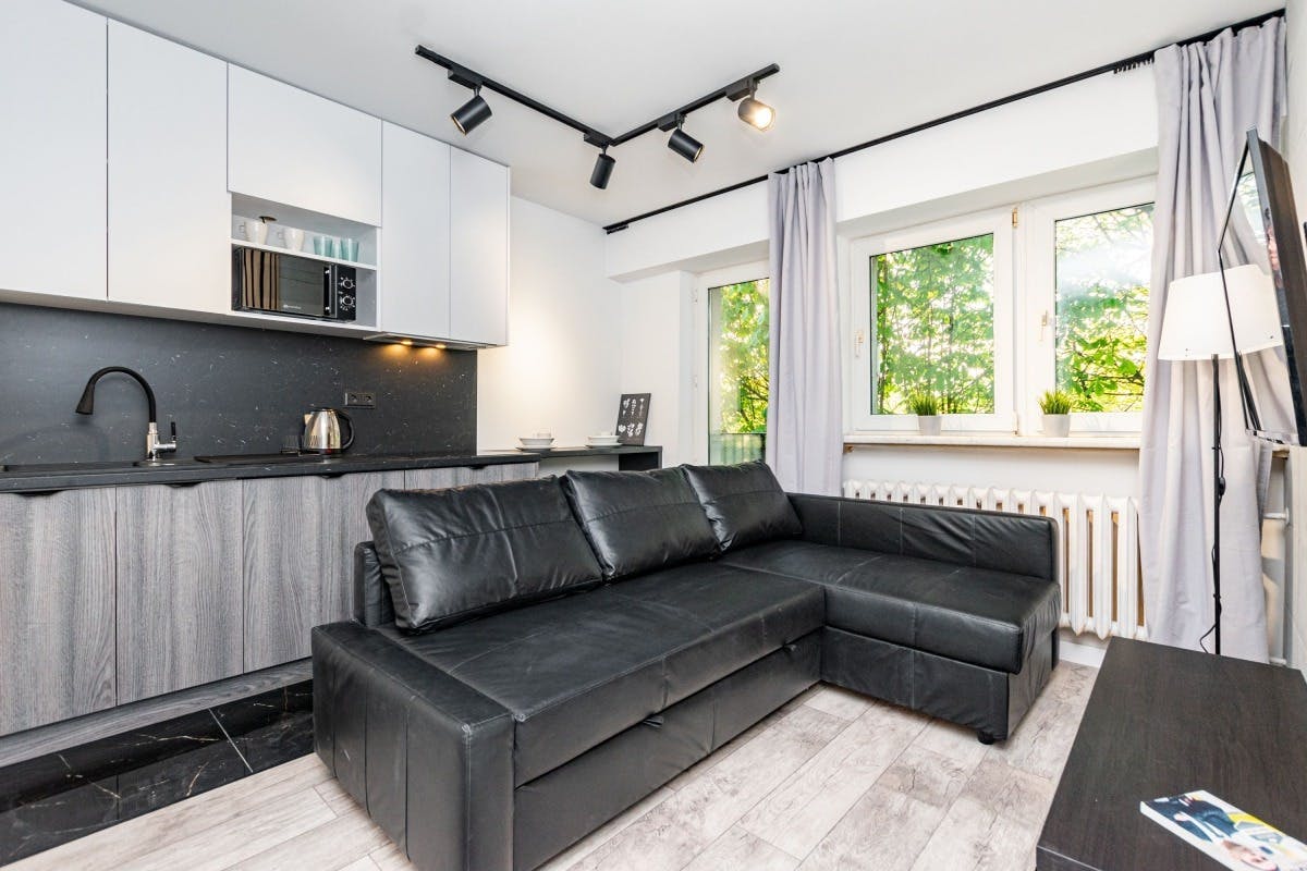 Izabelli, Warsaw preview