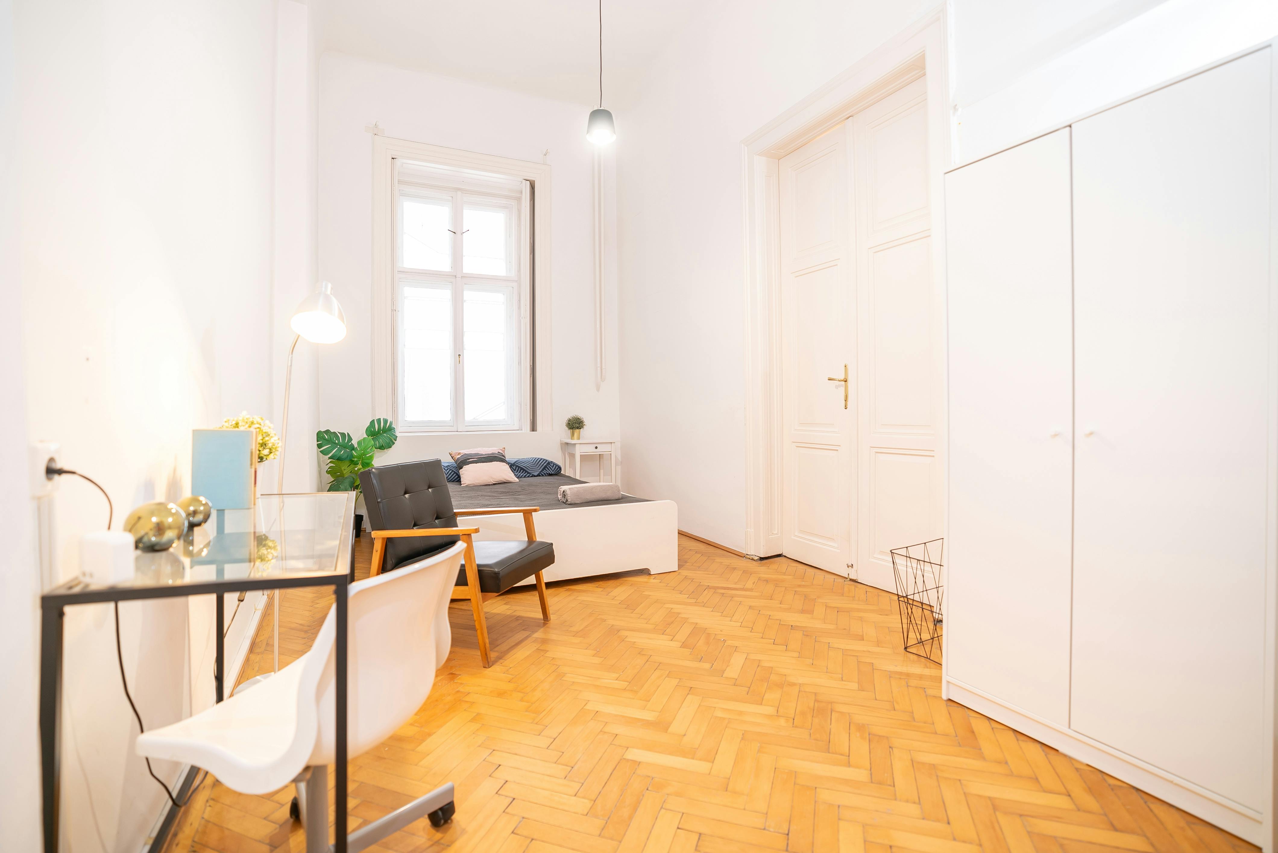 Bank utca, Budapest preview