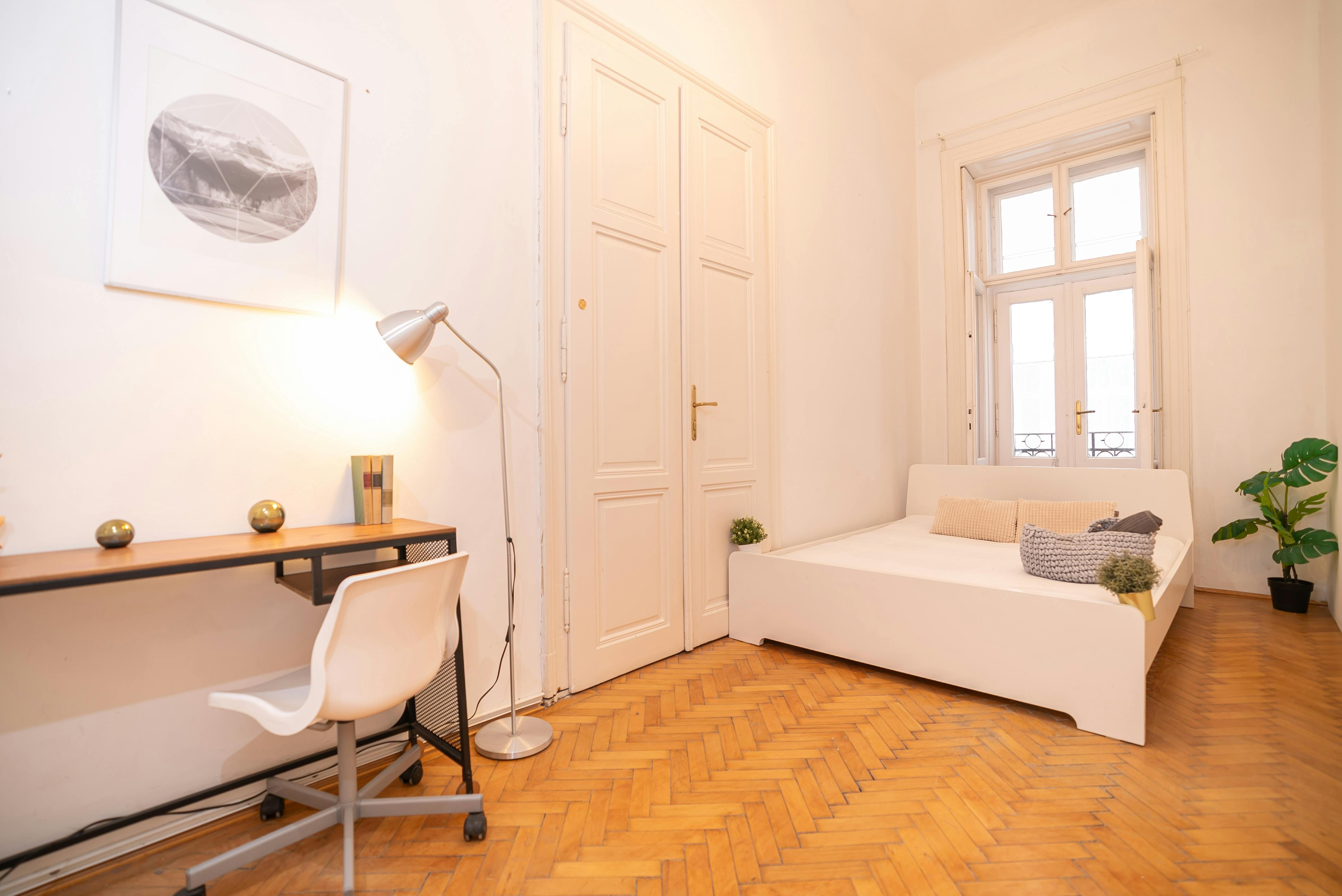 Bank utca, Budapest preview