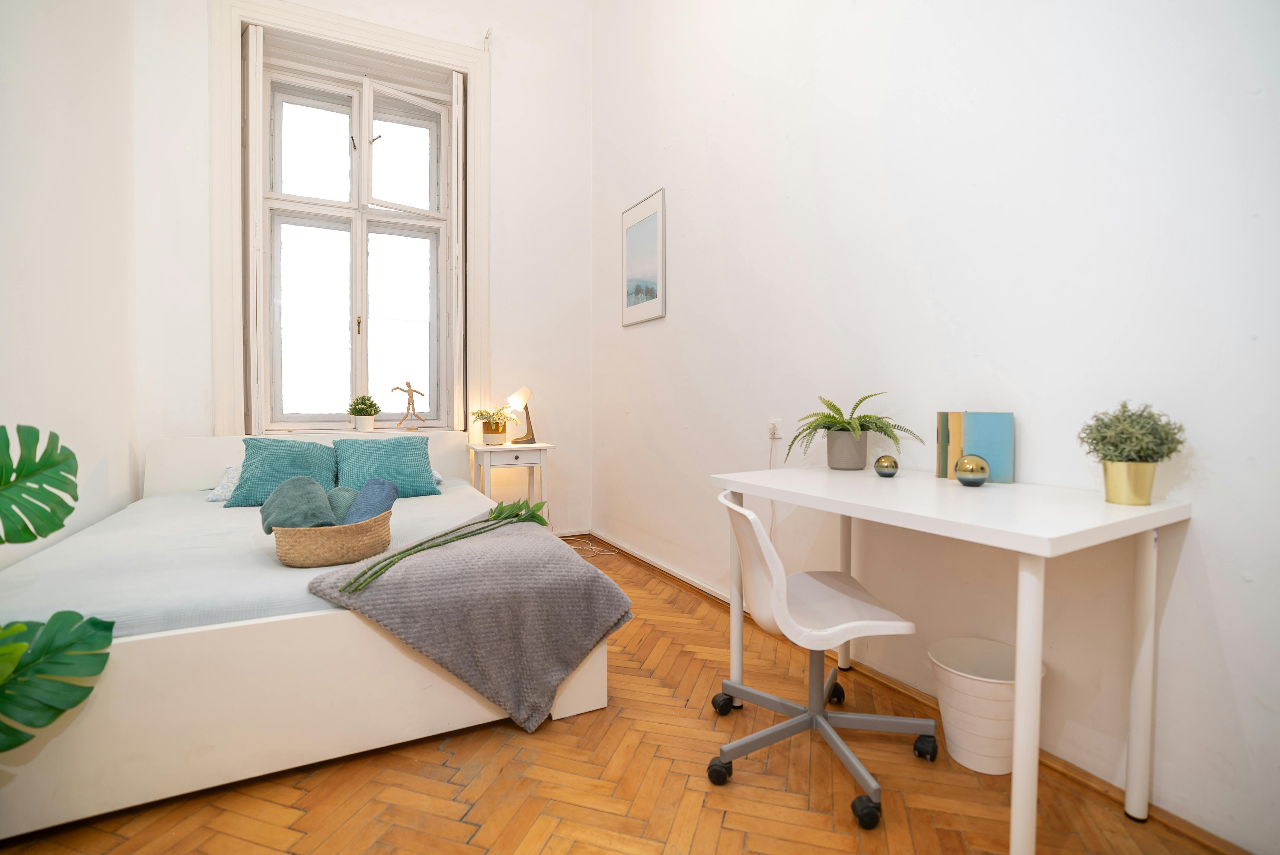 Bank utca, Budapest preview