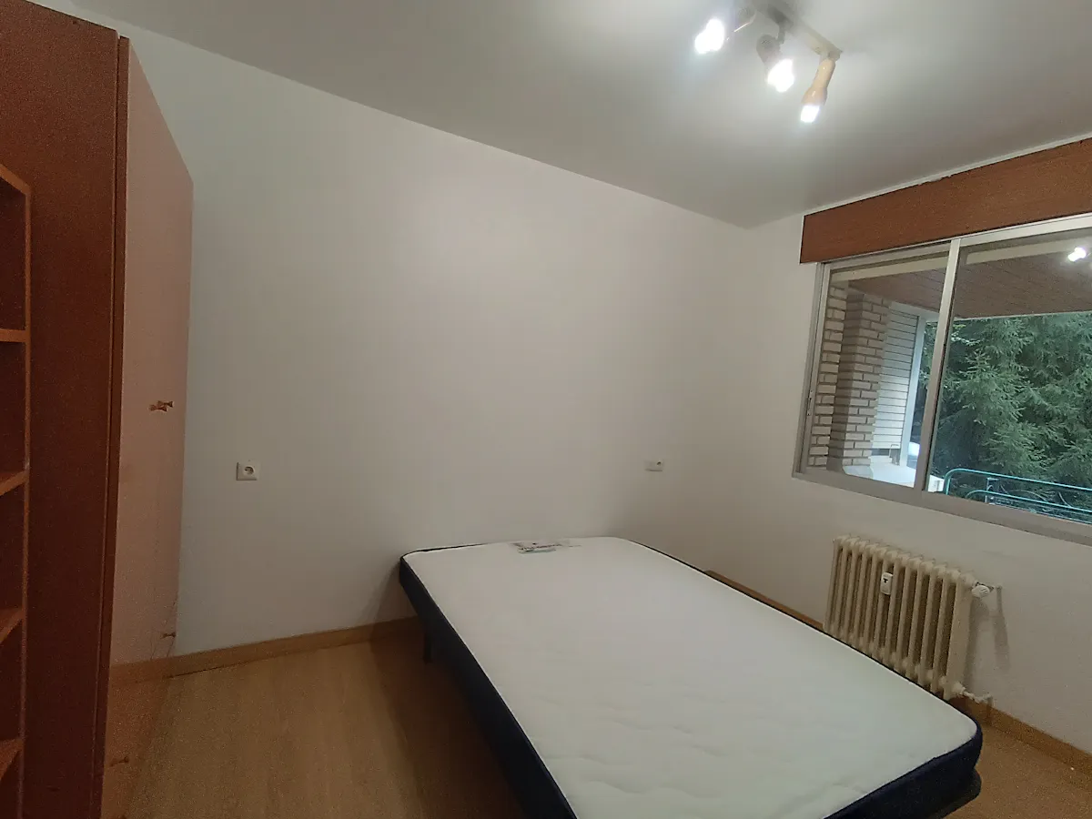 Private room in Calle Fuente del Hierro, Pamplona (1658418) ROOM